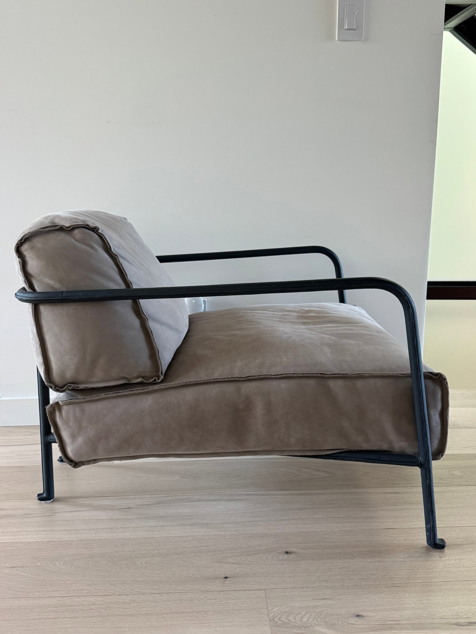 Pair of Baxter "Bruxelles" Armchairs by Paola Navone in Grey Suede & Anthracite Leather - 5