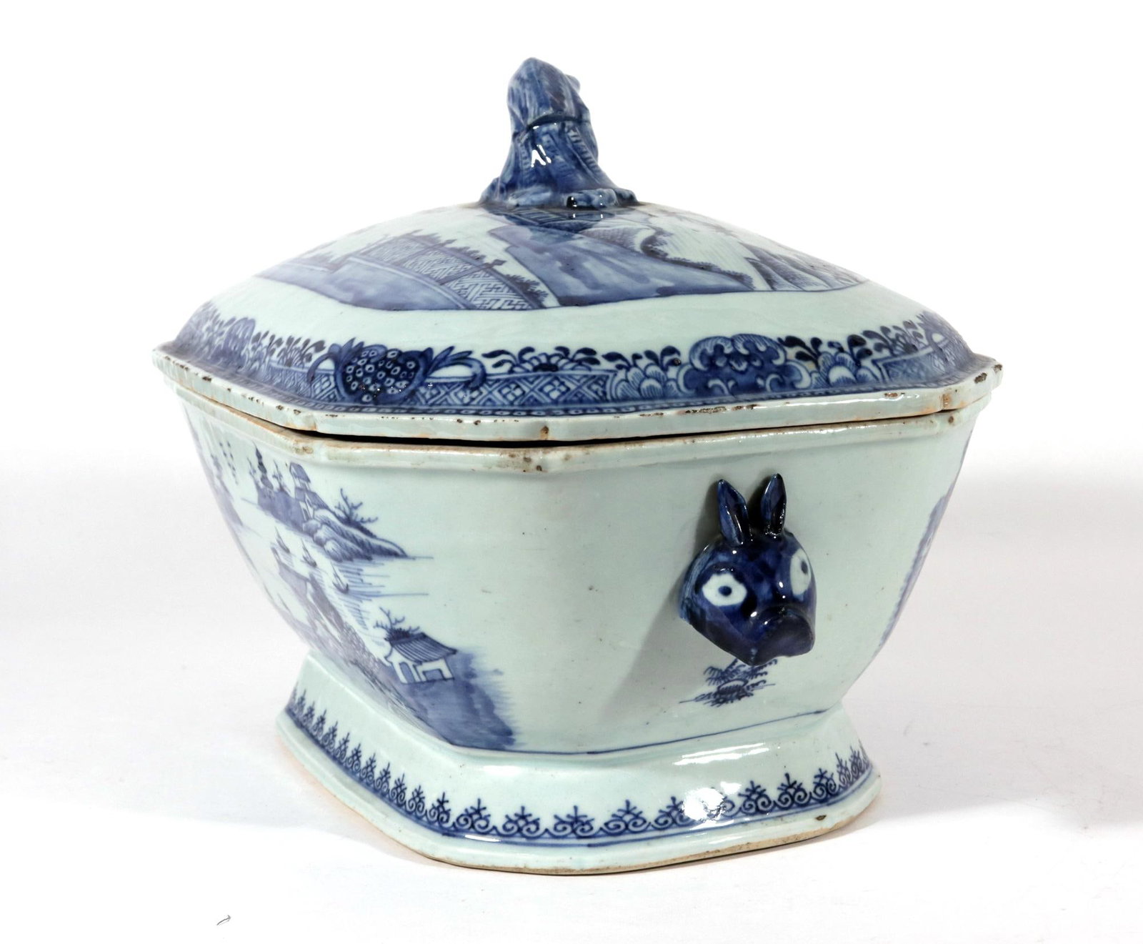 River Pavilion: Chinese Export Porcelain Blue & White Tureen - 2