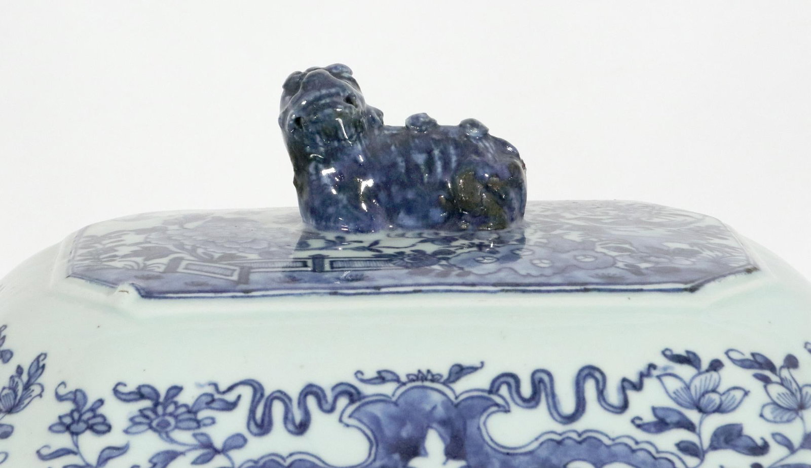 18th-Century Chinese Export Blue & White Porcelain Soup Tureen, Cover & Stand - 11