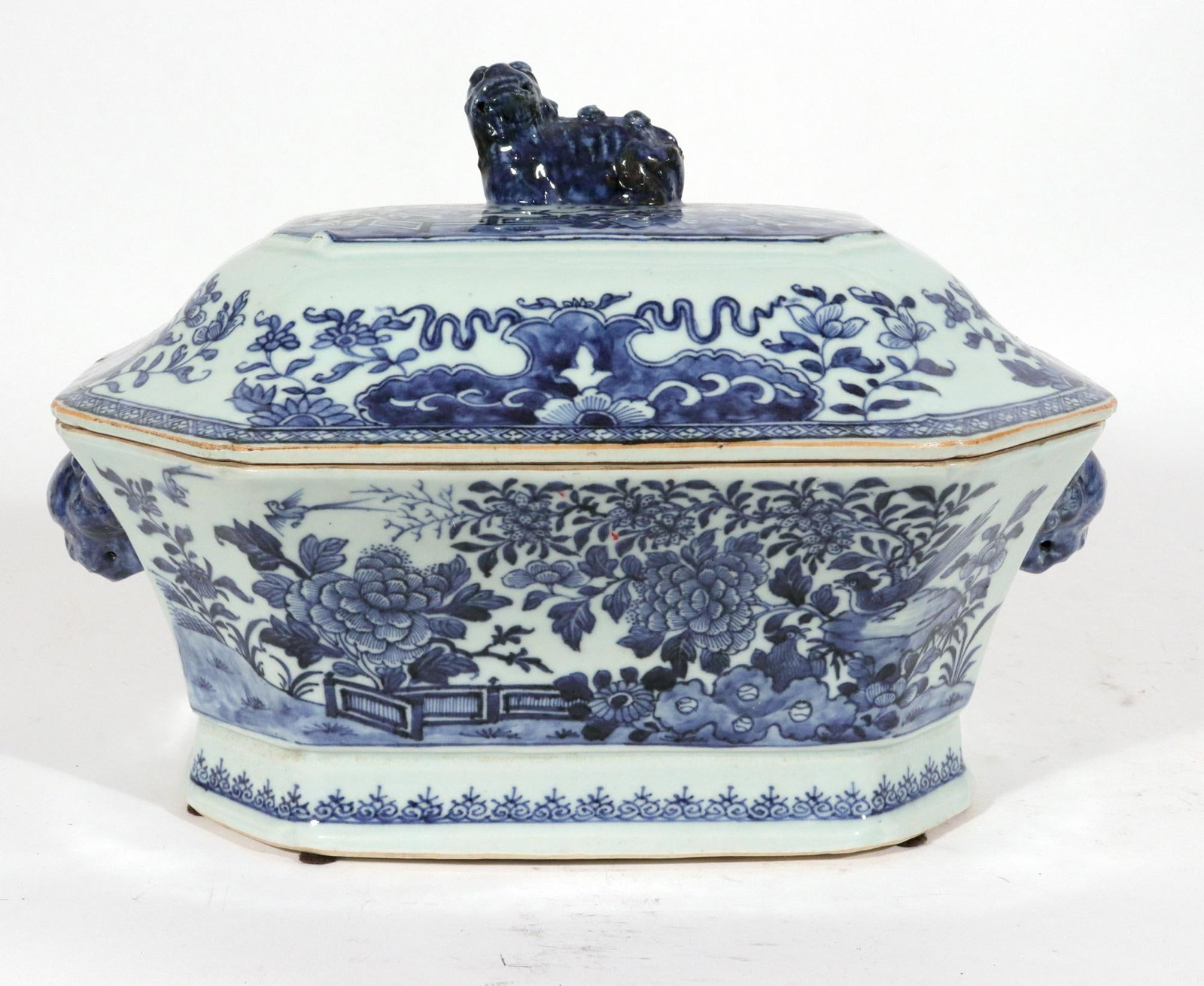 18th-Century Chinese Export Blue & White Porcelain Soup Tureen, Cover & Stand - 12