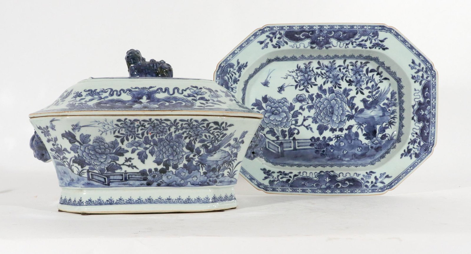 18th-Century Chinese Export Blue & White Porcelain Soup Tureen, Cover & Stand - 15