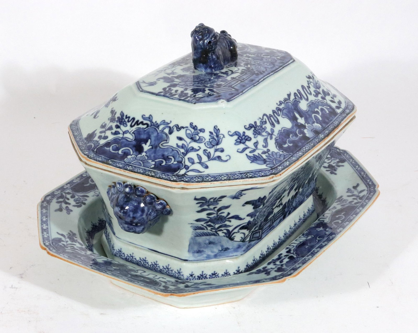 18th-Century Chinese Export Blue & White Porcelain Soup Tureen, Cover & Stand - 4