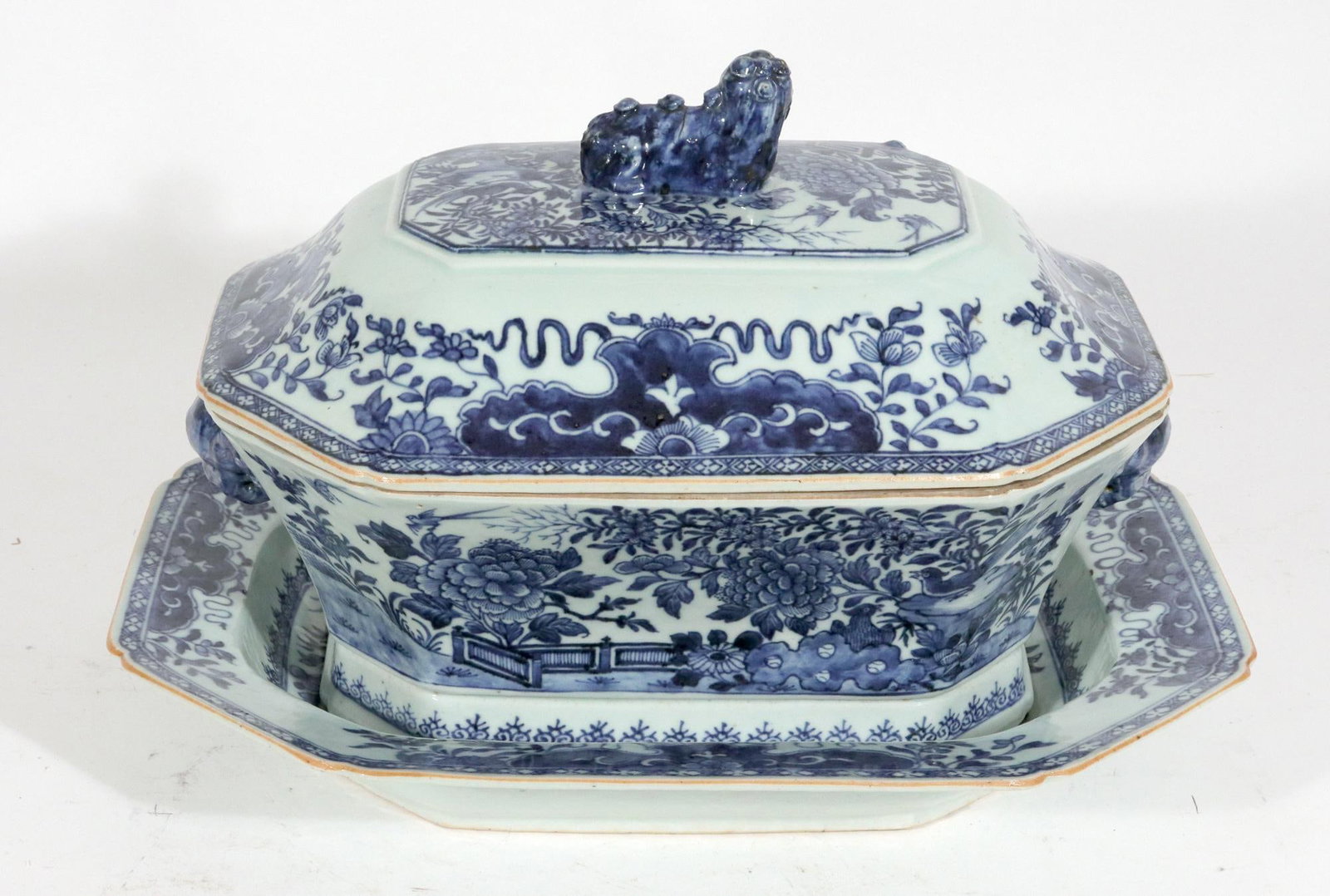 18th-Century Chinese Export Blue & White Porcelain Soup Tureen, Cover & Stand - 6