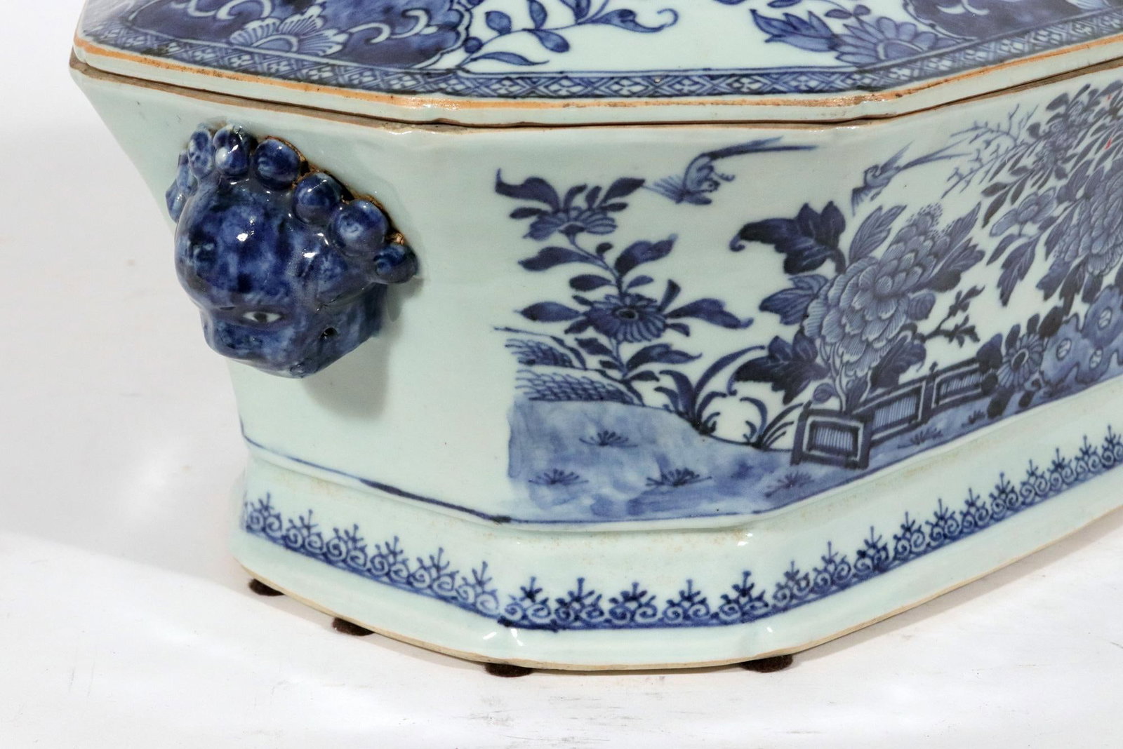 18th-Century Chinese Export Blue & White Porcelain Soup Tureen, Cover & Stand - 8