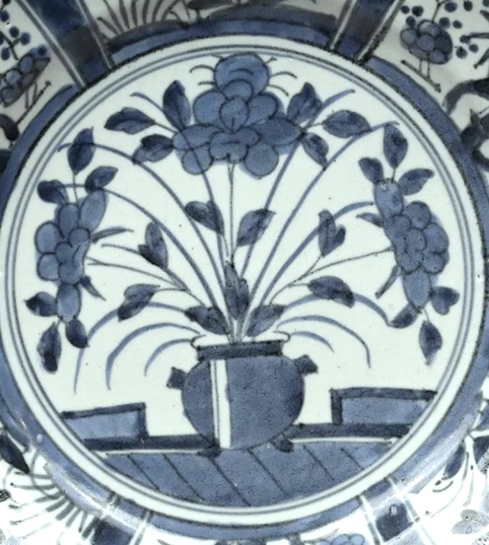 17tth-Century Japanese Porcelain Blue & White Kraak-Style Dishes - 3
