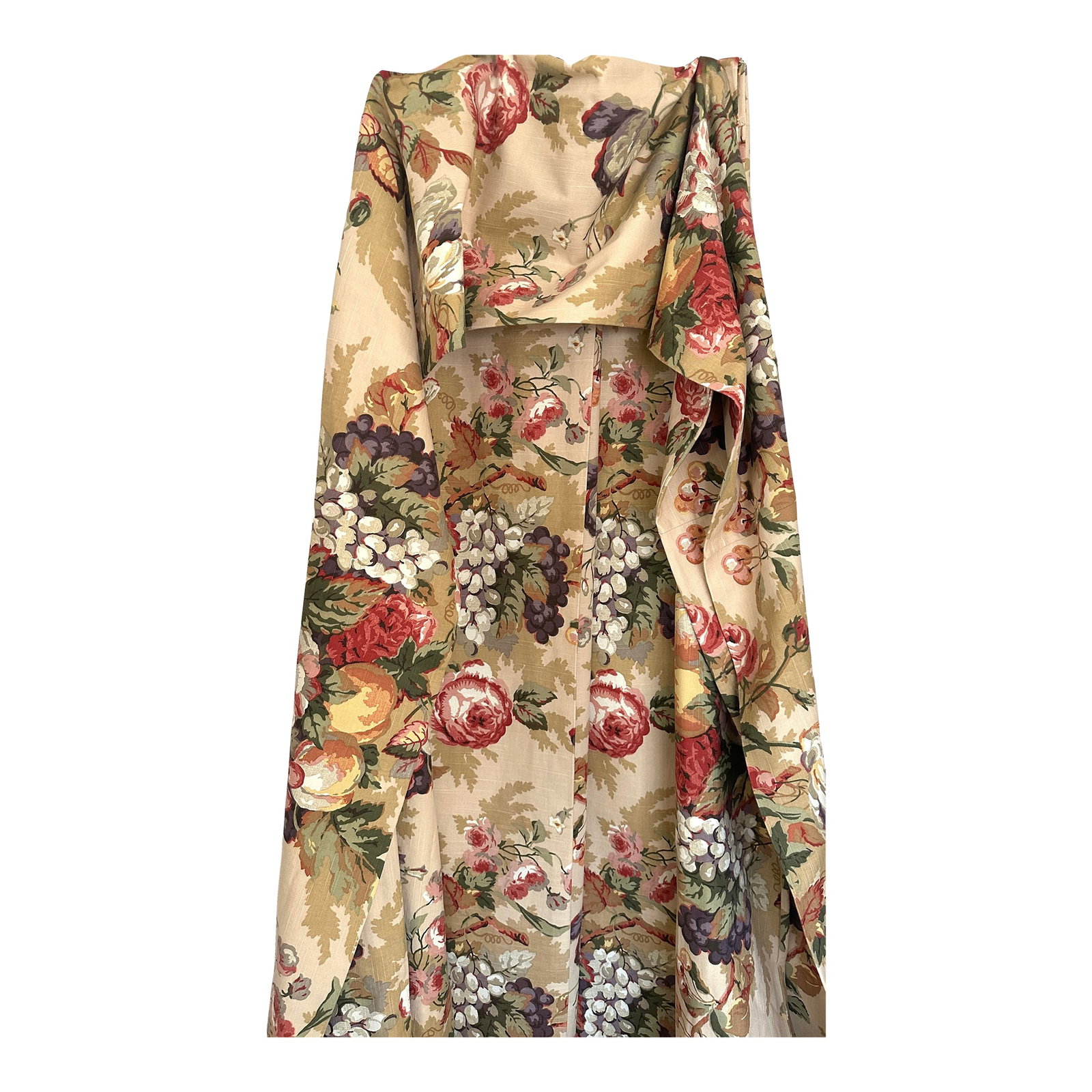 Vintage Thomasville Floral Vallance & 2 Panel Drape Set: Vintage set of Thomasville Floral & Grape pattern Drapes with Valence. Has a ralph lauren look. perfect in a guest room. Super long valence with 2 panels. Panels are lined 102in length x 50in w panel