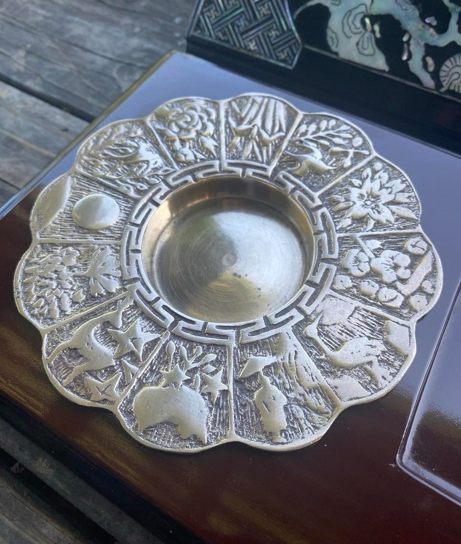 Large Vintage Korean Black Lacquer Mother-of-Pearl Scholar's Box With Brass Dish Insert - 13