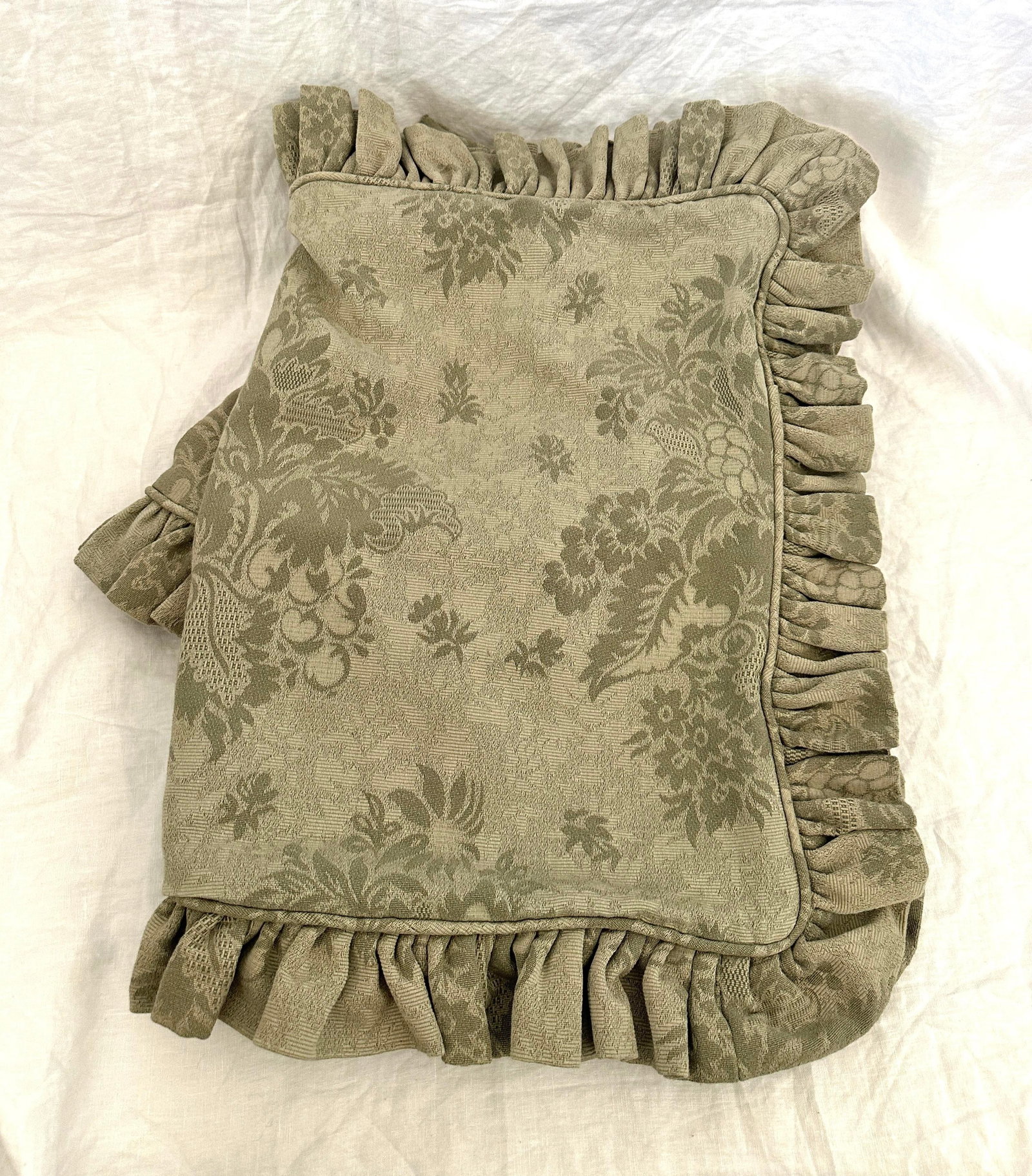 Pair of Ralph Lauren Style Ruffle Trimmed King Pillow Shams - 3