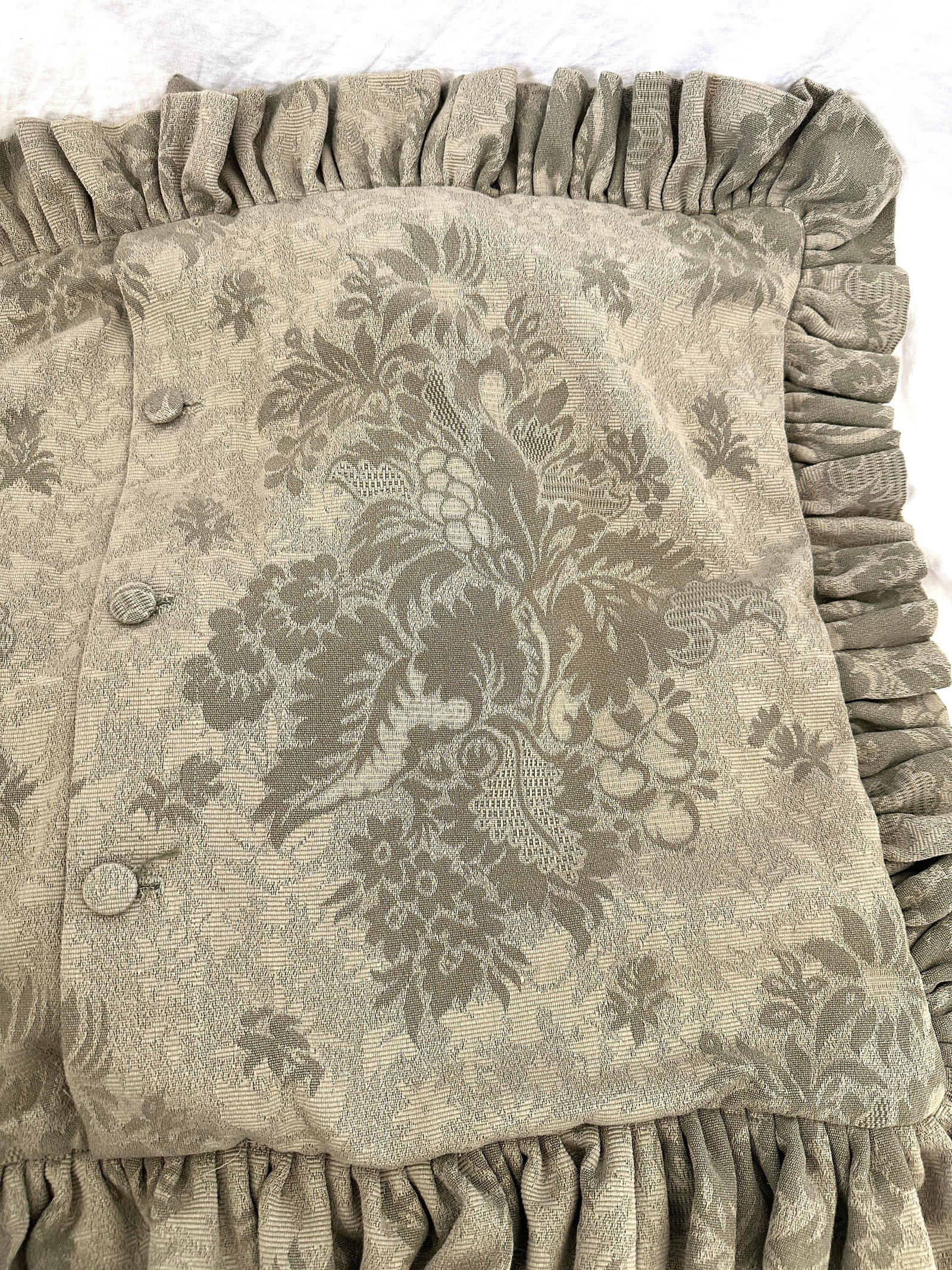 Pair of Ralph Lauren Style Ruffle Trimmed King Pillow Shams - 4