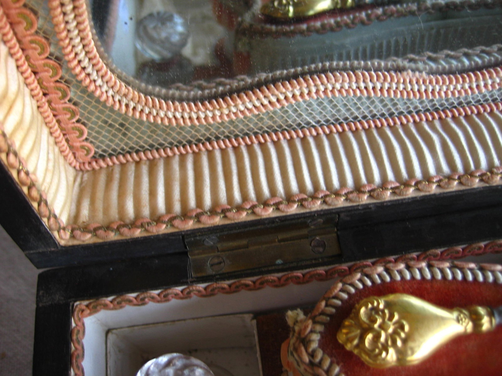 Mid 19th Century French Napoleon III Sewing Box - 6