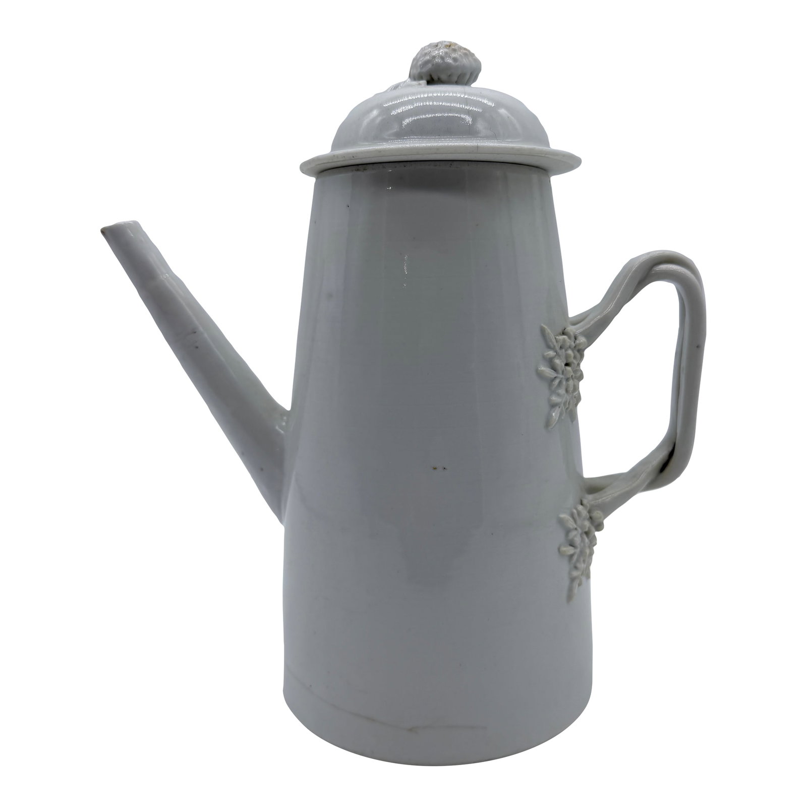 Antique Chinese Export White Porcelain Teapot With Lid, Circa 1800: Antique Chinese Export White Porcelain Teapot with Lid, Circa 1800 An elegant antique Chinese Export porcelain teapot dating to circa 1800, crafted in refined white porcelain with delicate gilt