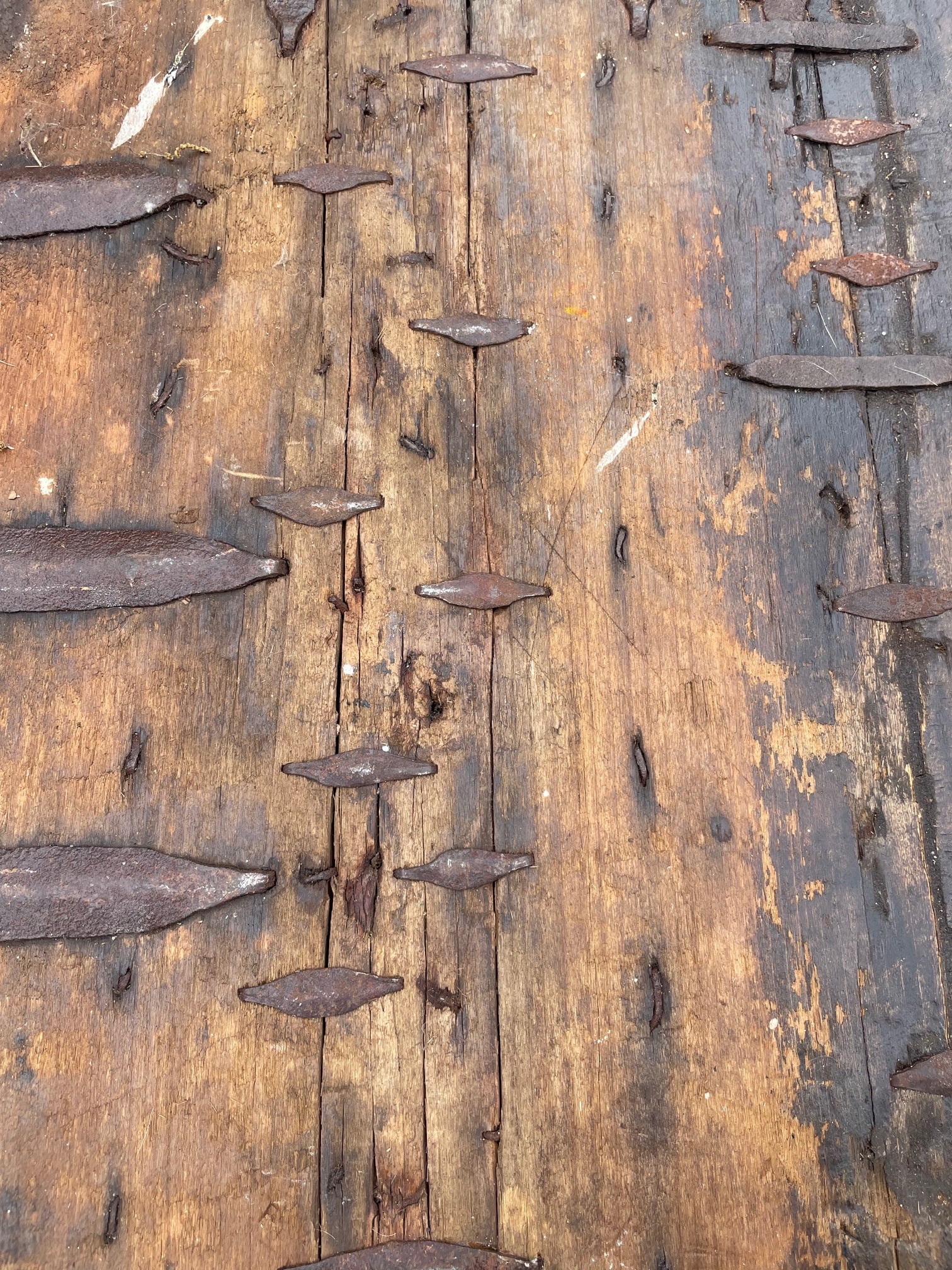 Early 19th Century English Rustic Oak Tray Box With Hand Forged Iron Handles - 9