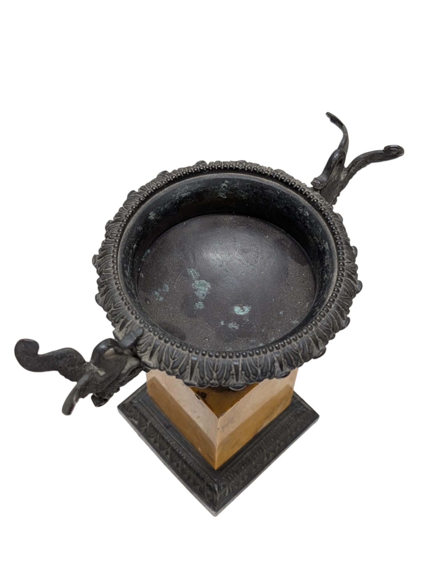 19th Century Tazza With Figural Birds on a Siena Marble Base - 6