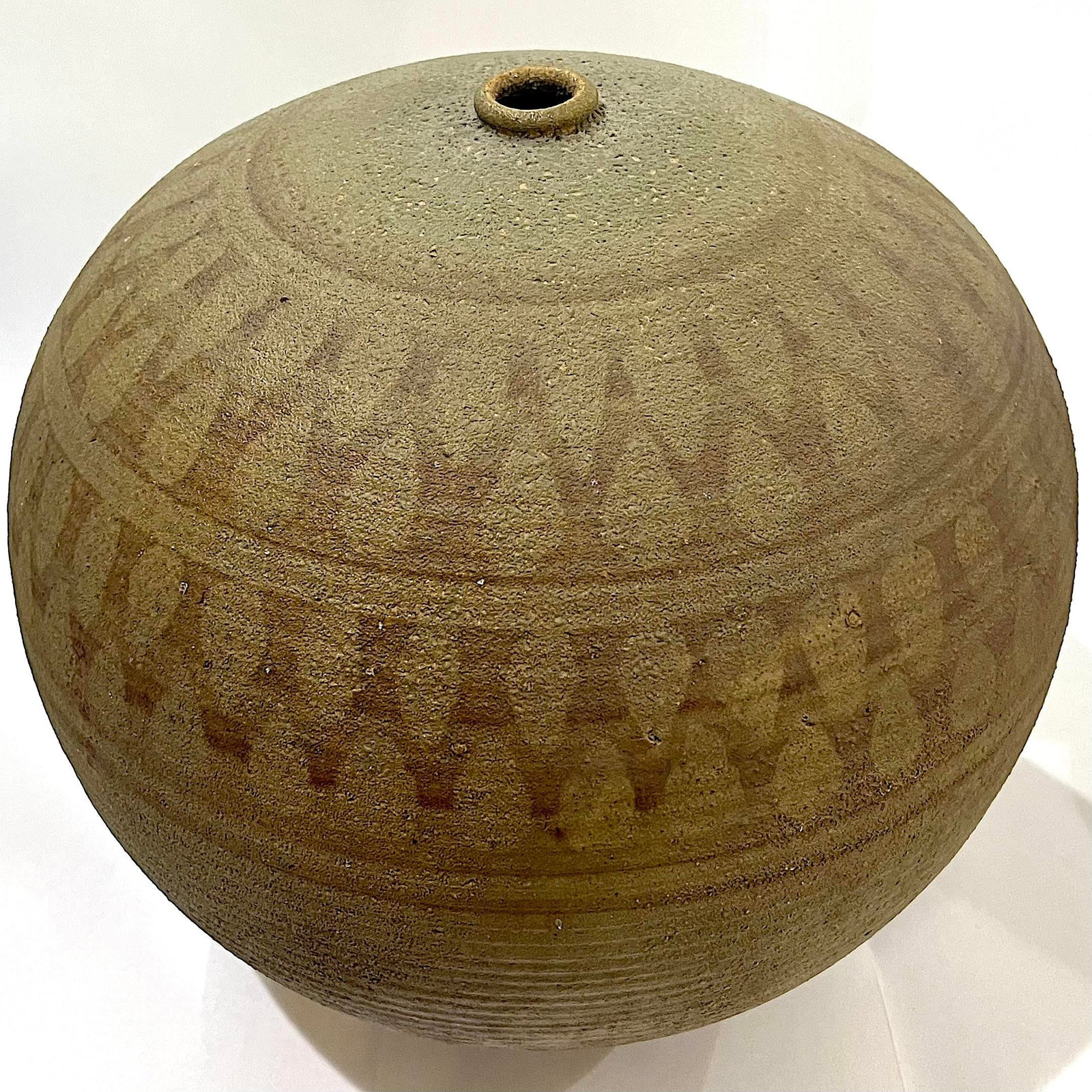 1970's Massive Hand-Crafted Stoneware Vessel With Geometric Decoration by Ken Edwards Montana Potter - 5