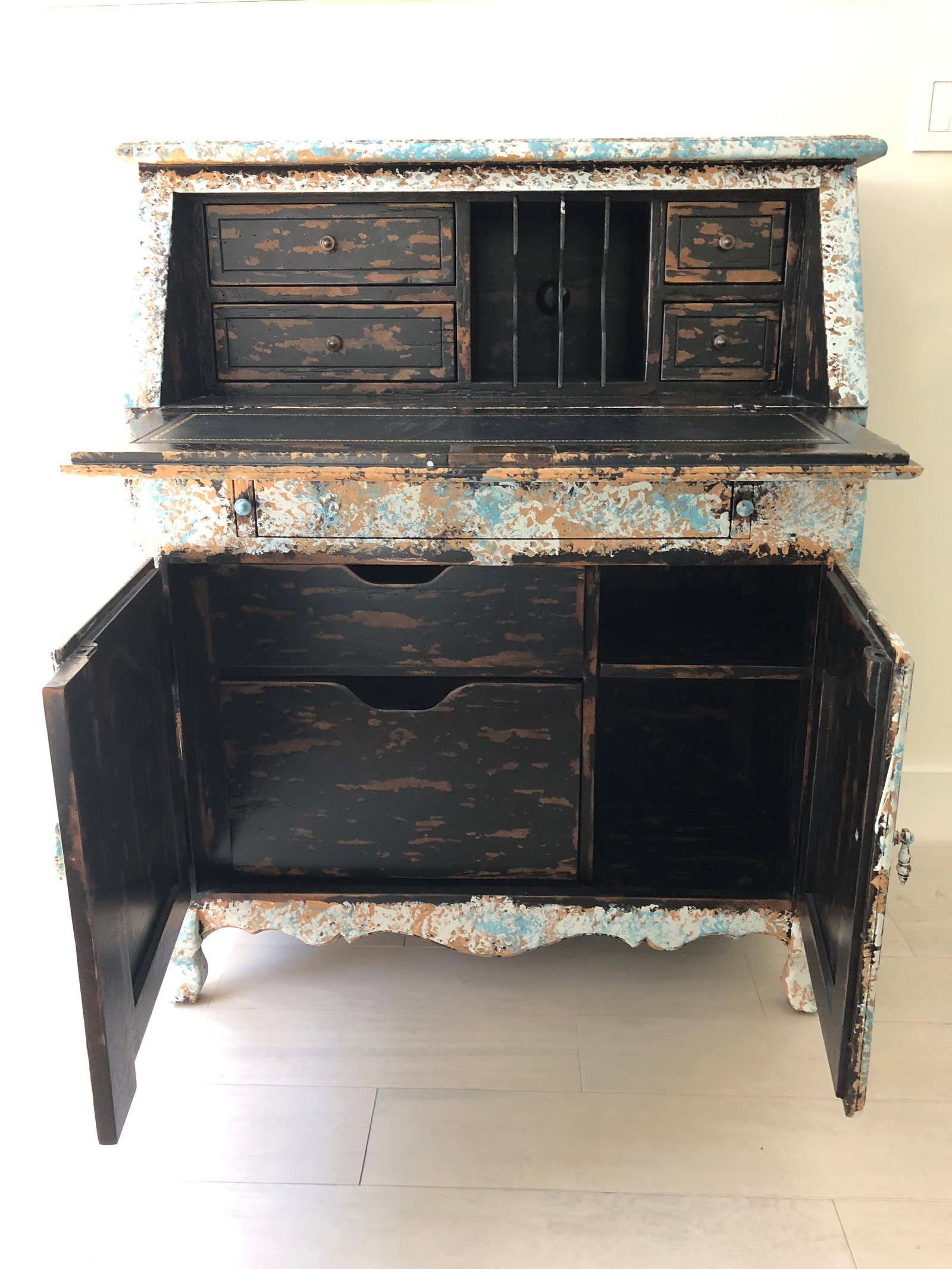Bausman & Company Custom Secretary - 2