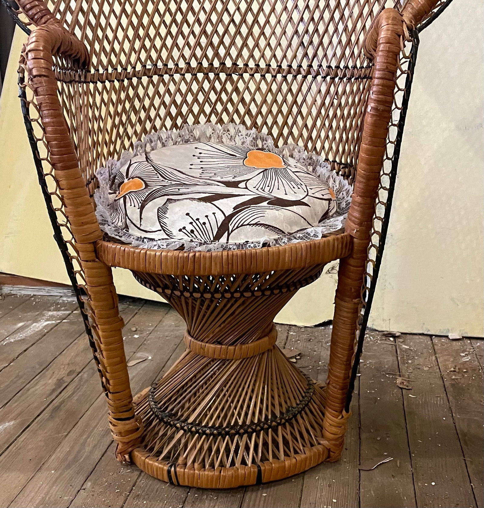 Mommy & Me Pr Small Large Rattan Emmanuelle Fan Peacock Bohemian Wicker Chairs - 8