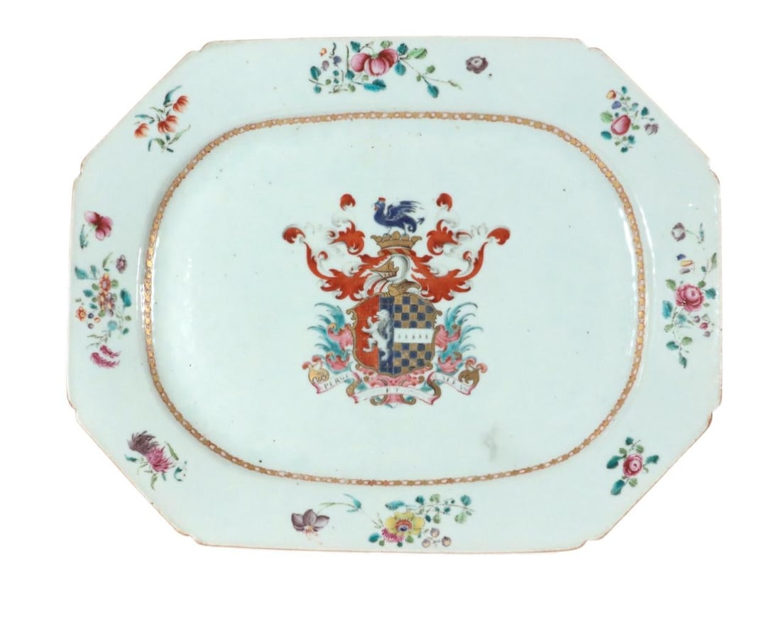 Chinese Export Porcelain Armorial Dish, Arms Hutchinson Impaling Calthrop - 2