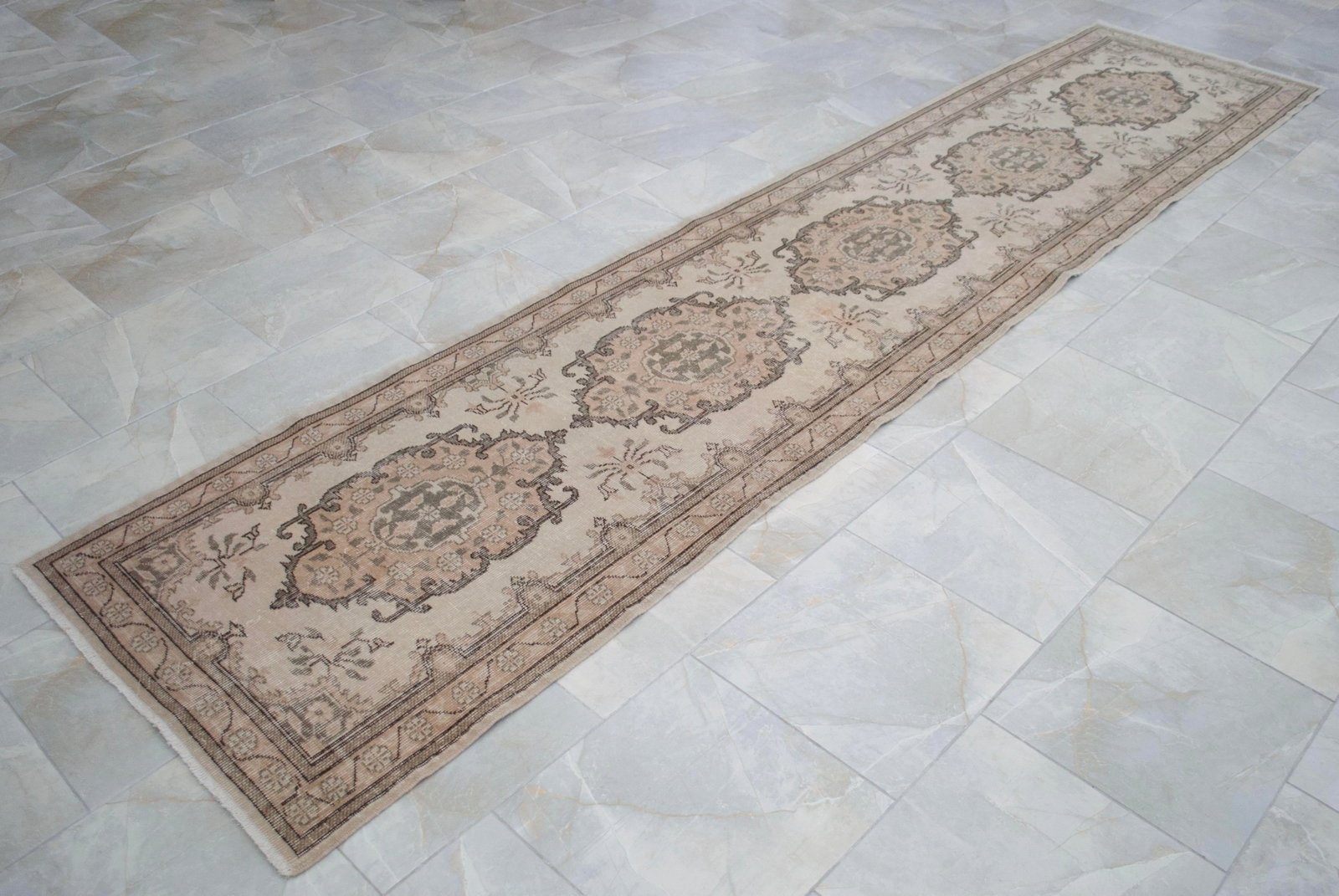 Hand-Knotted Earth Tones Turkish Runner Rug Faded Colors Low Pile Hallway Decor - 2'9"³x - 4