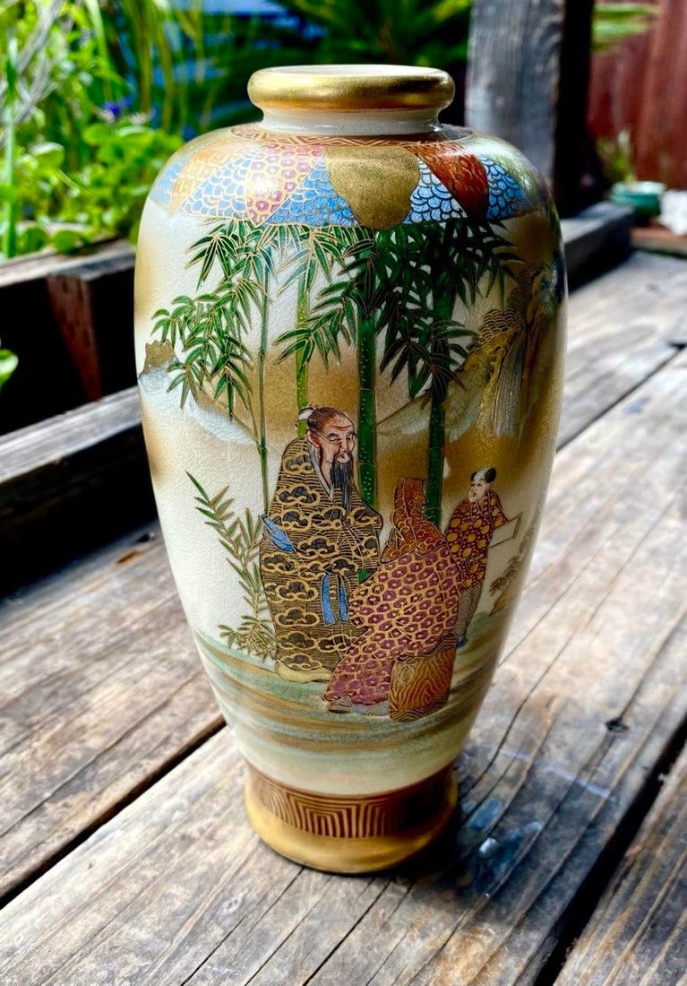 Pair of Antique Japanese Satsuma KÅzan Vases Depicting the Seven Lucky Gods (Shichifukujin) - 7