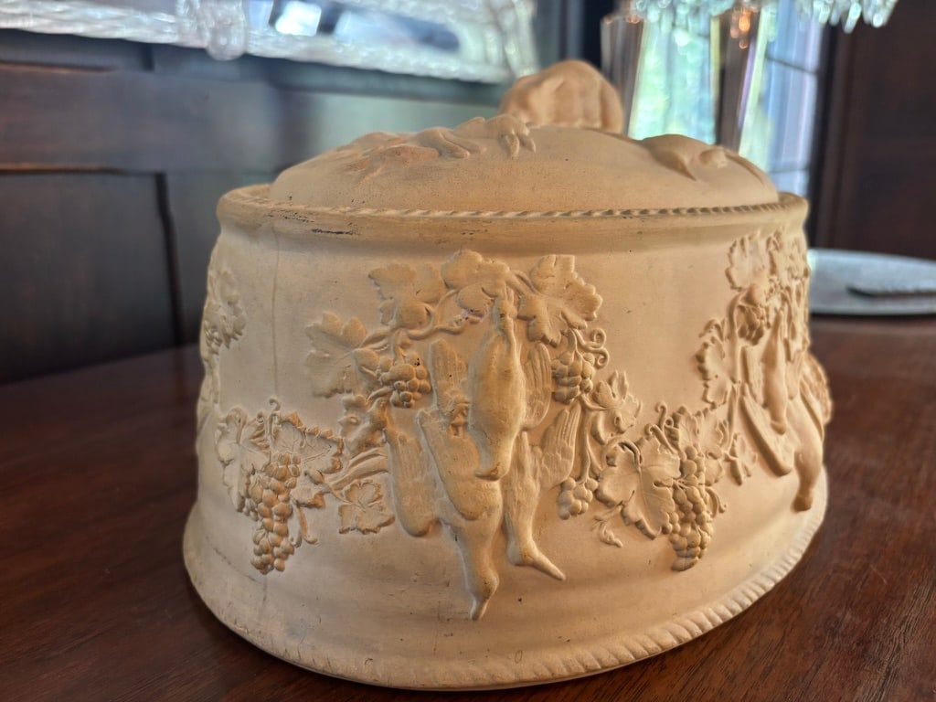 Mid 20th Century Signed Wedgewood Cane Ware Game Pie Tureen or Serving Dish With Cover and Insert - 4