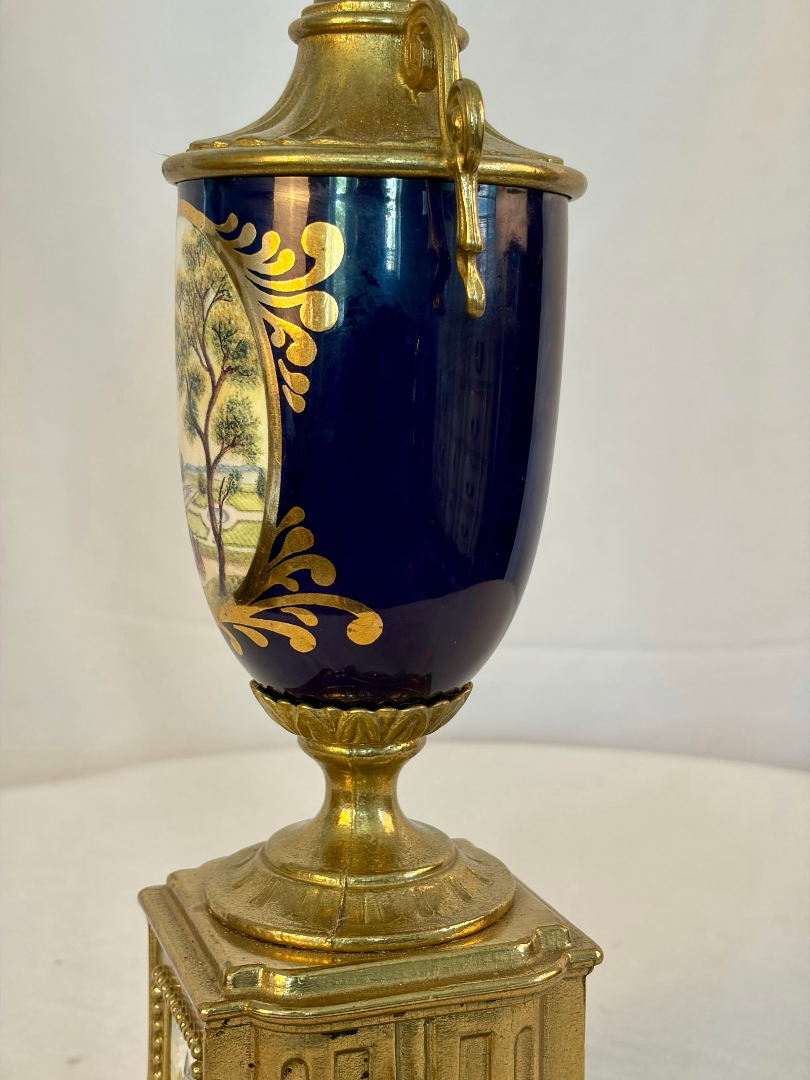 Vintage Italian Sèvres Style Hand-Painted Porcelain Urn With Ormolu Mounts - 6
