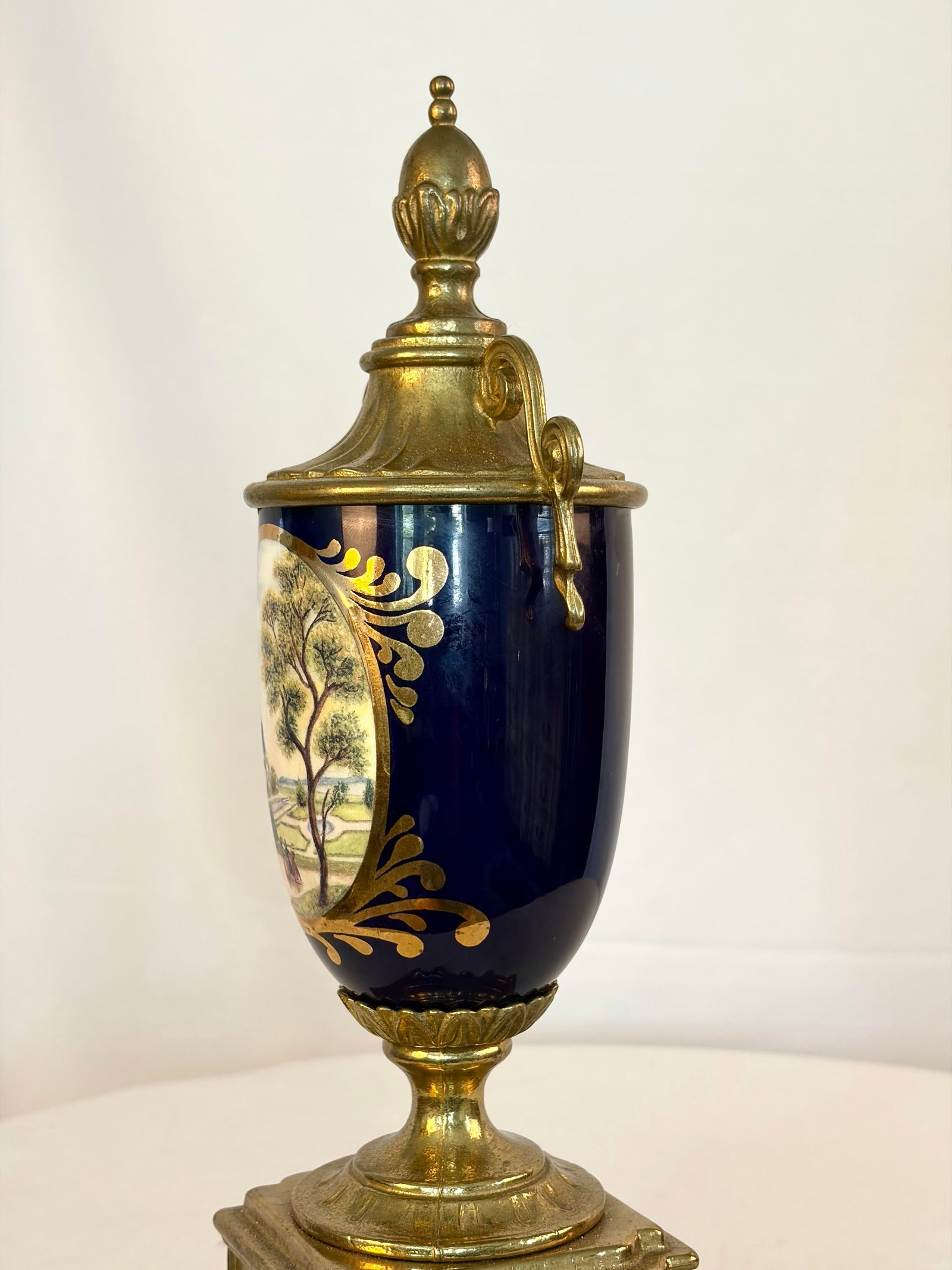 Vintage Italian Sèvres Style Hand-Painted Porcelain Urn With Ormolu Mounts - 9