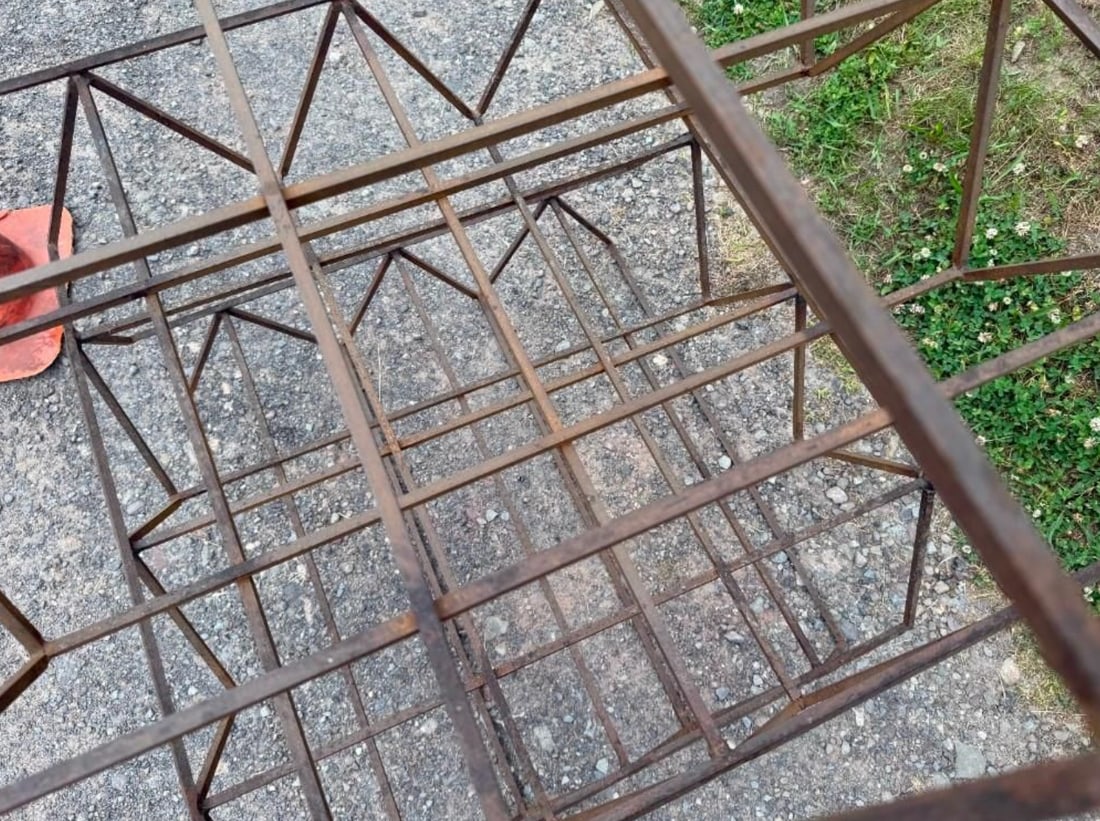 "Rust" — Abstract Steel Sculpture, Herbert Simon Estate, 1971 - 4