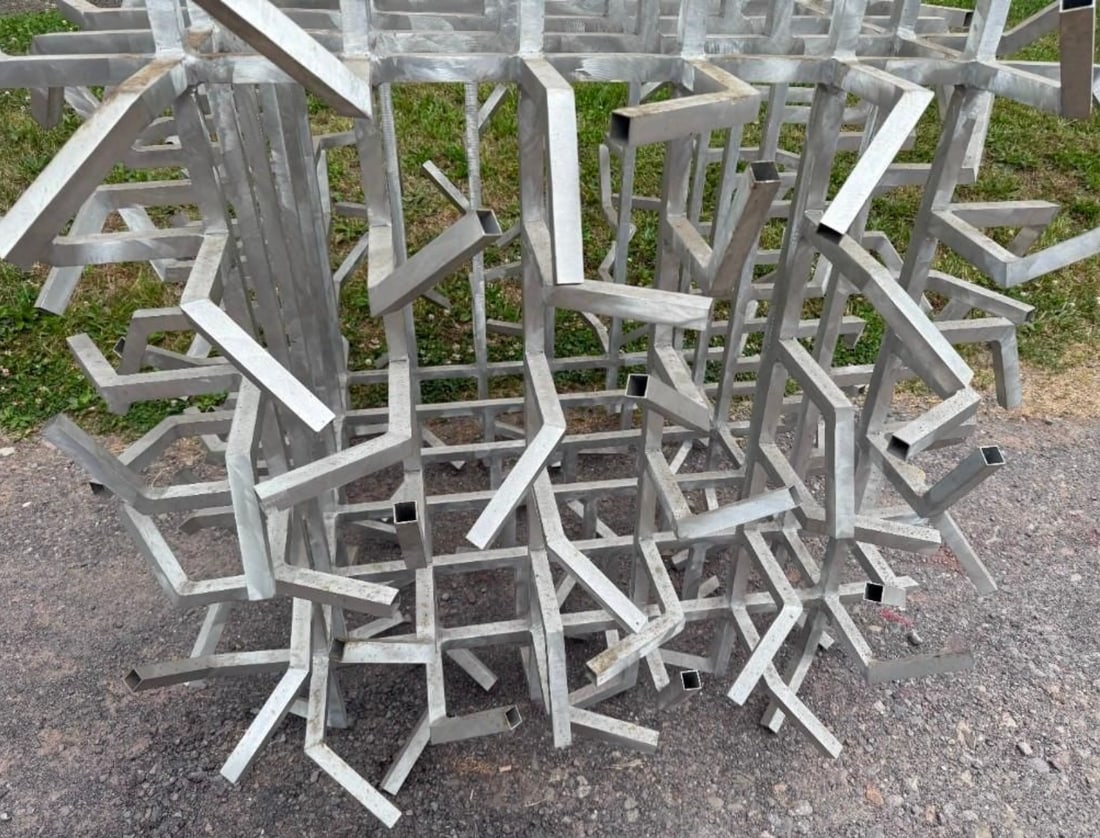 "Bristling"— Large Abstract Aluminum Sculpture, Herbert Simon Estate, 1975 - 10