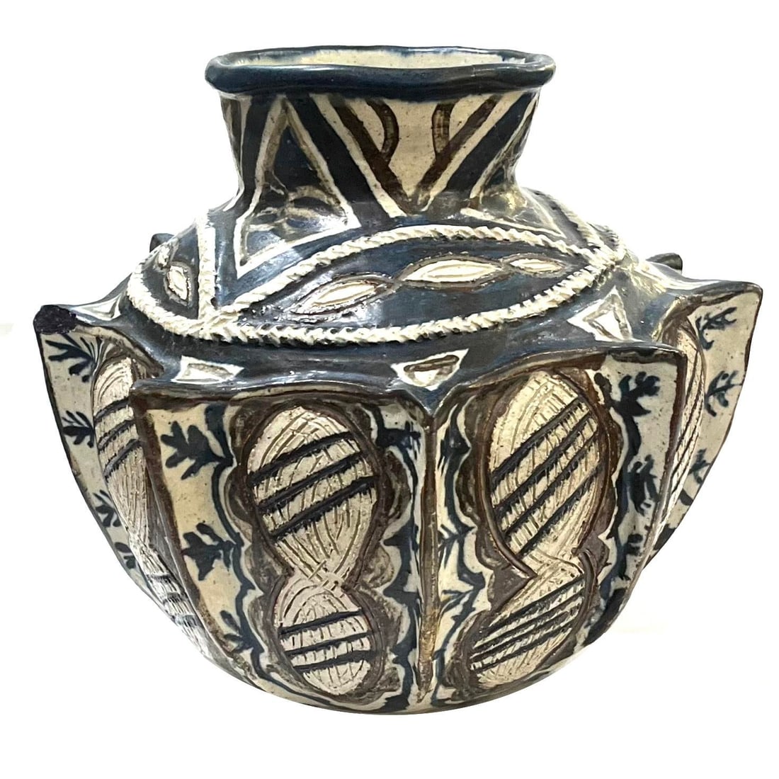 1970'a South African Rorke's Drift Stoneware Pottery Vessel by Dinah Molefe - 3