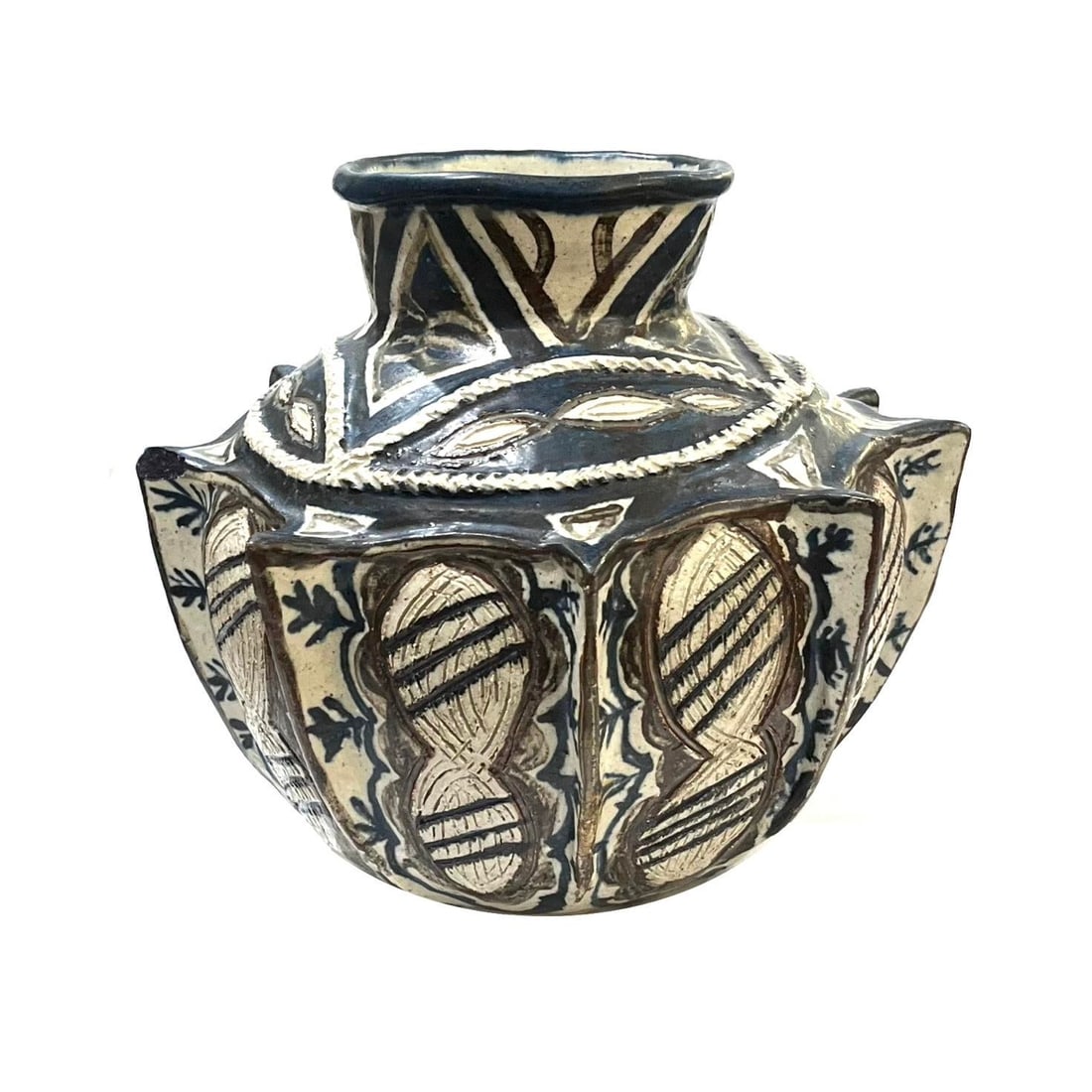 1970'a South African Rorke's Drift Stoneware Pottery Vessel by Dinah Molefe - 7