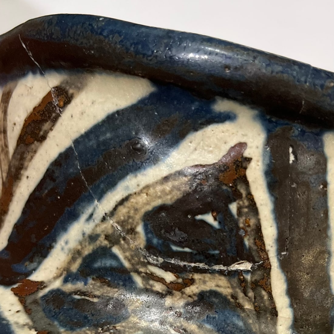 1970'a South African Rorke's Drift Stoneware Pottery Vessel by Dinah Molefe - 8