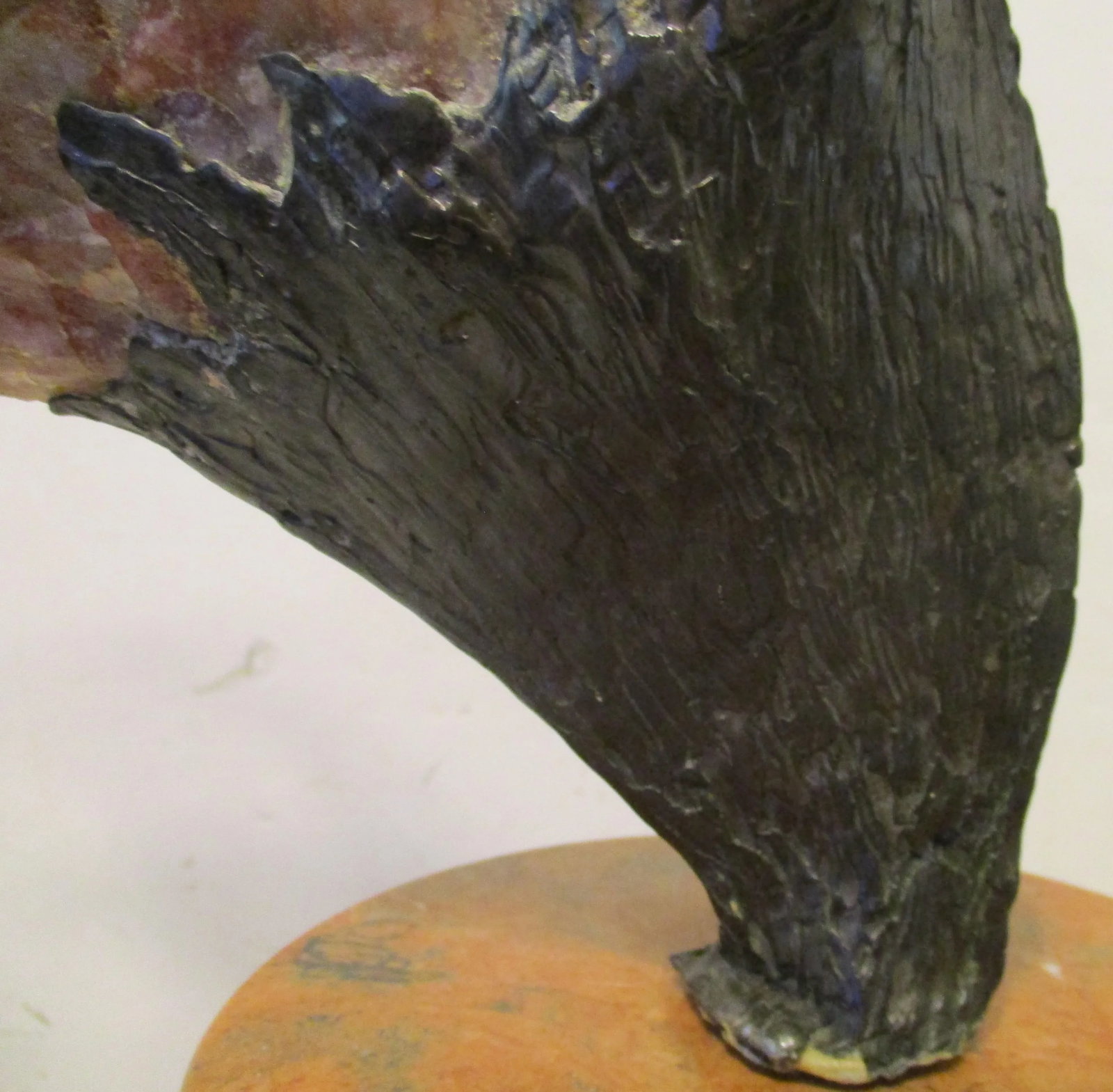 Vintage Brutalist Rose Crystal Quartz and Bronze Fish Sculpture on Marble Pedestal Base - 12