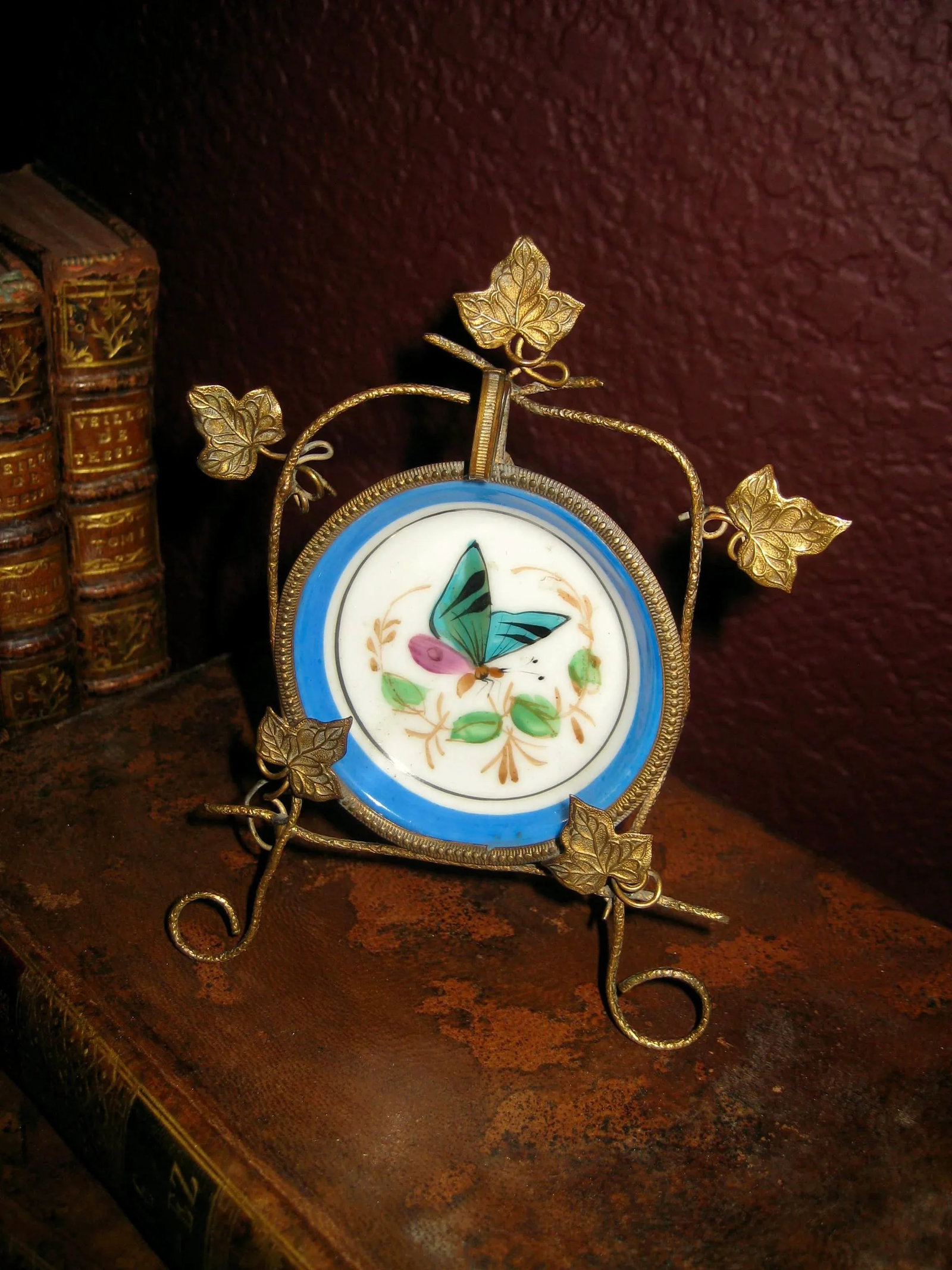 Late 19th Century French Porcelain Women Pocket Watch Holder - 10
