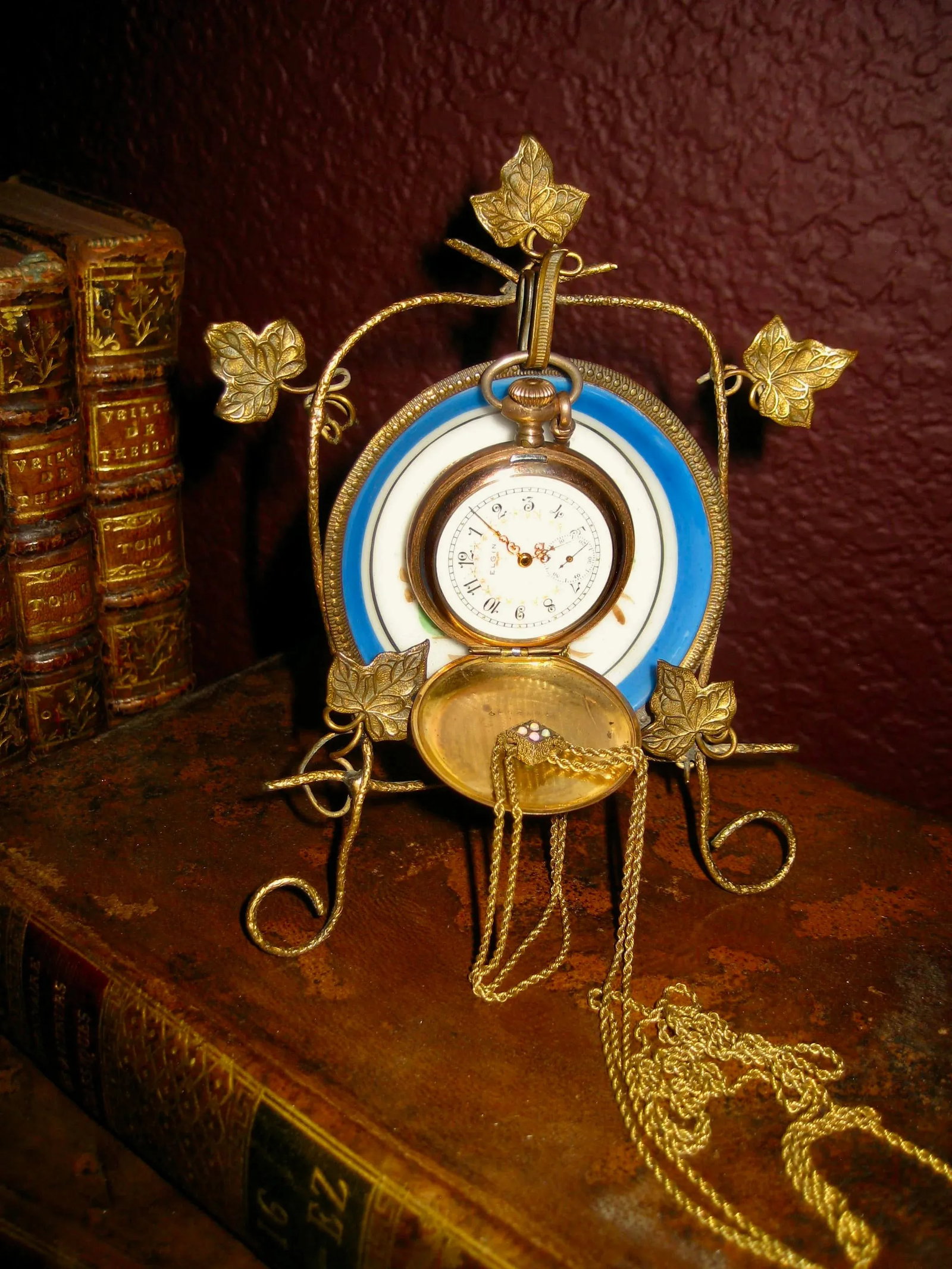 Late 19th Century French Porcelain Women Pocket Watch Holder - 3