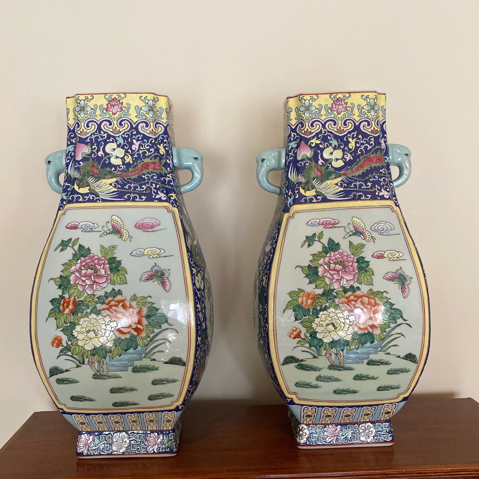 Vintage Oversized Hand Painted Asian Jars ~ a Pair - 3
