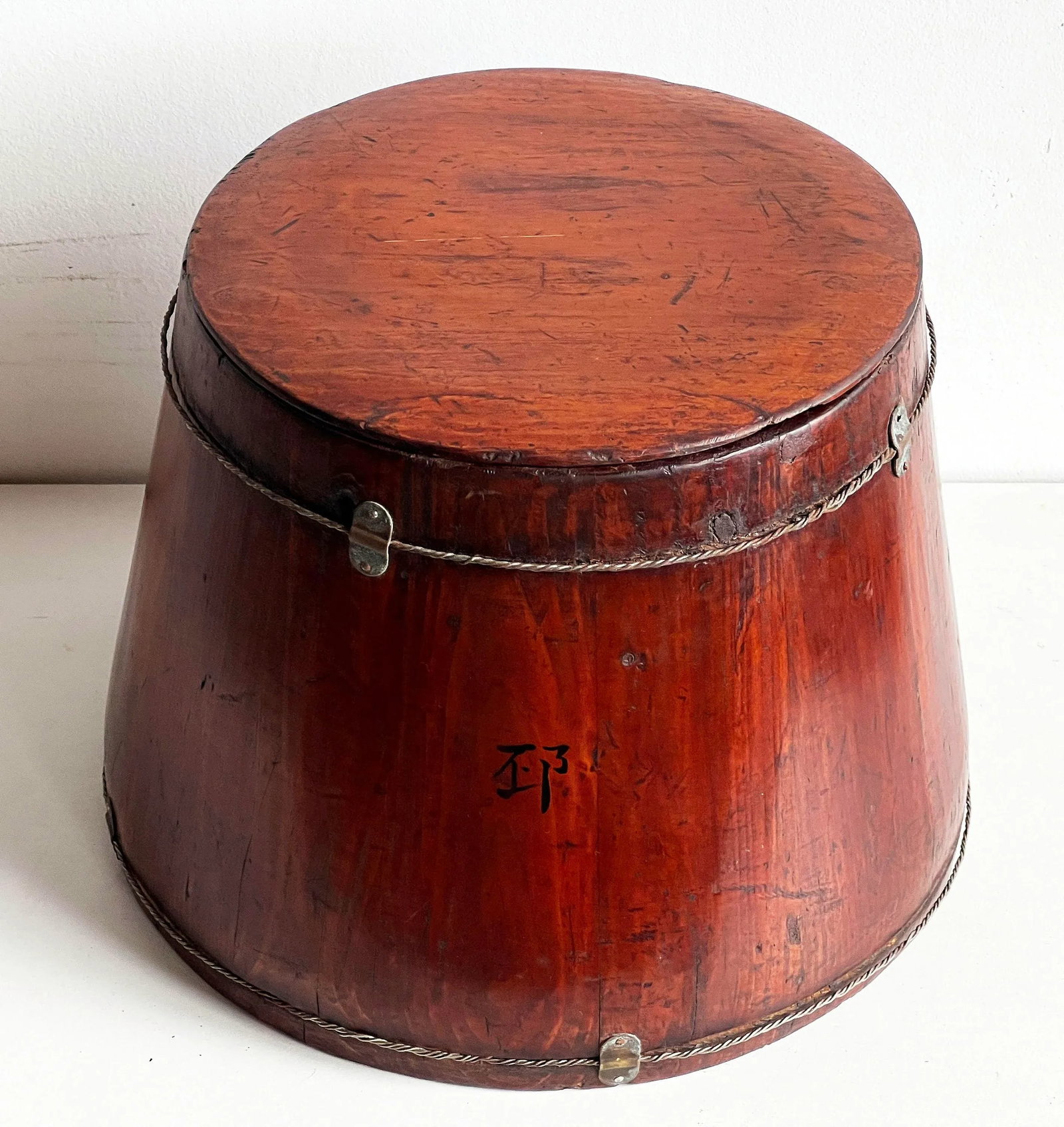 Antique Chinese Wooden Grain Bucket With Hand-Painted Calligraphy, Late Qing Dynasty - 2