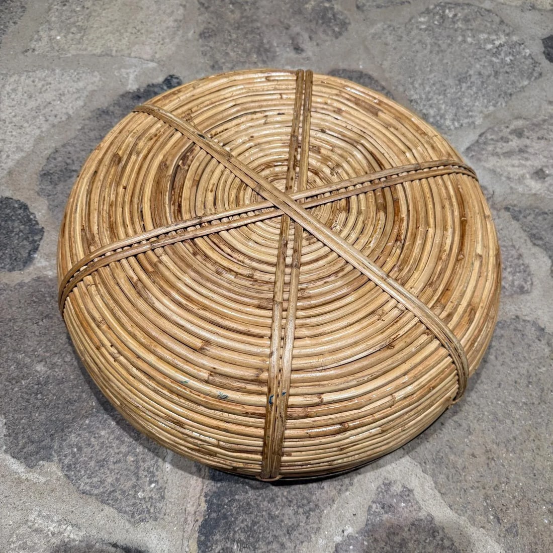 1980s Mid Century Modern Rattan and Brass Centerpiece Bowl - 4