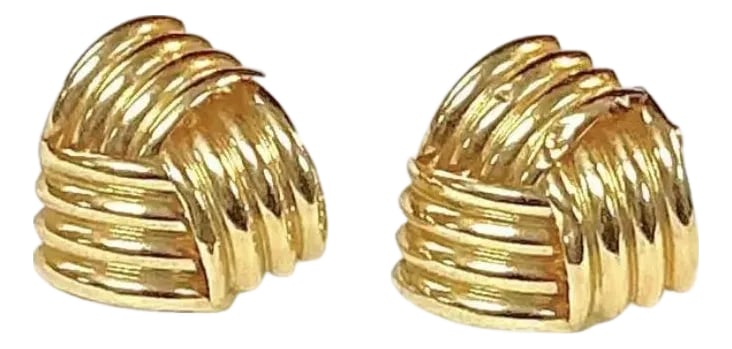 Vintage 14k Gold Knot Motif Earrings, a Pair: Chic and timeless, these lightweight 14K gold earrings feature an elegant woven knot design with ribbed texture. Earrings measure approximately 0.5" x 0.5" and weigh 1.63 grams TW. The post backs