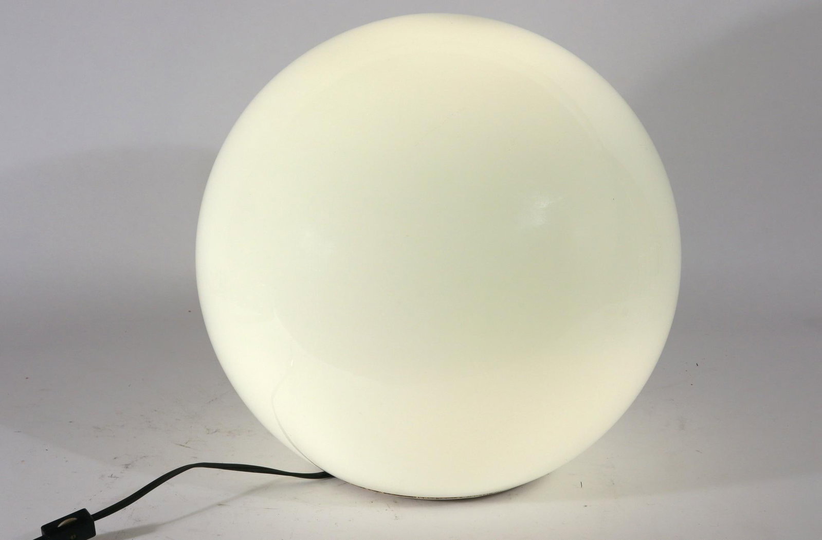 1960s Lunar Glow: Midcentury Modern Glass Orb Lamp by Paul Mayen for Habitat - 5