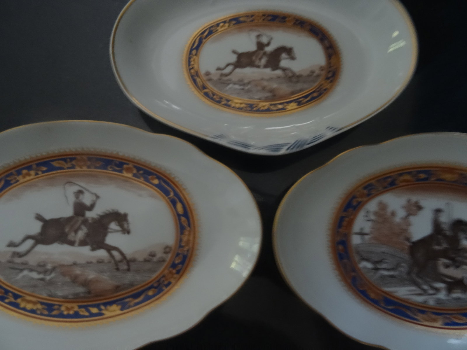 Late 20th Century Mottahedeh Collectible Equestrian Lobed Plates, Set of 3 - 3