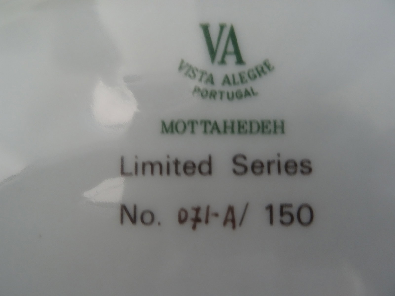 Late 20th Century Mottahedeh Collectible Equestrian Lobed Plates, Set of 3 - 9