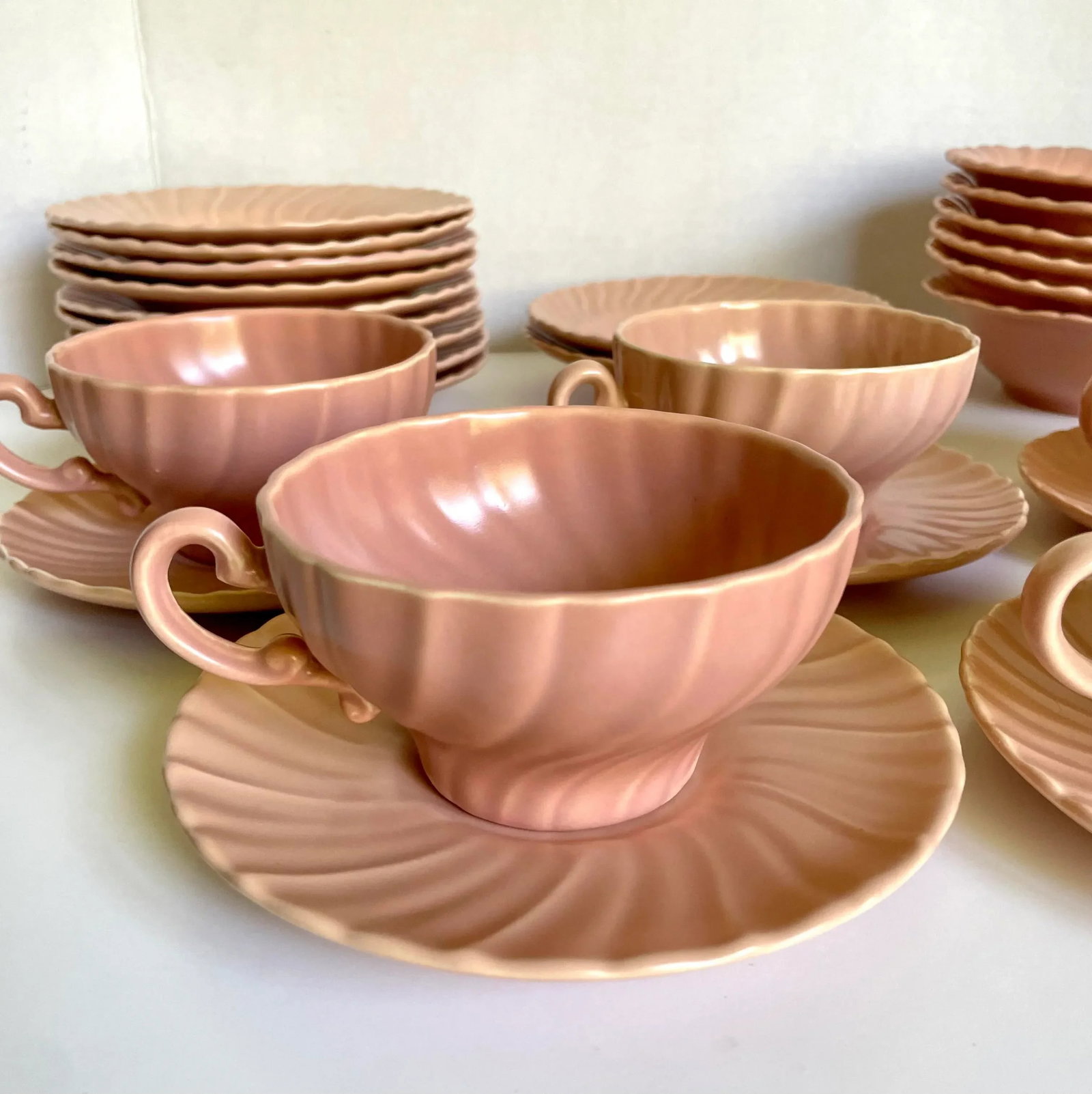 44 Pieces - 1940's Pink Franciscan Coronado Dinnerware and Serving Set - 3