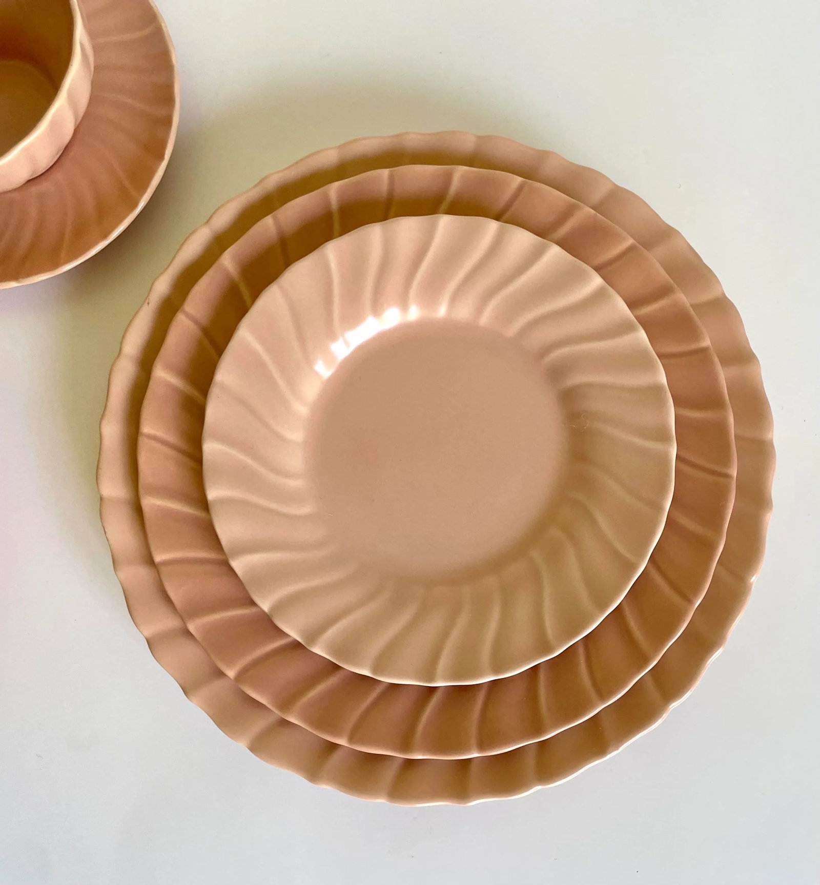 44 Pieces - 1940's Pink Franciscan Coronado Dinnerware and Serving Set - 8
