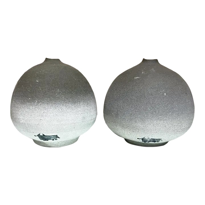 1970s Art Pottery El Toro Weed Pot Bud Vase Pair: AMBIANIC presents 1970s Art Pottery El Toro Weed Pot Bud Vase Pair Set of two art pottery vases 4.25 h x 4 diameter Marked bull stamp toro Preowned vintage condition, see images please. Condition: Alt