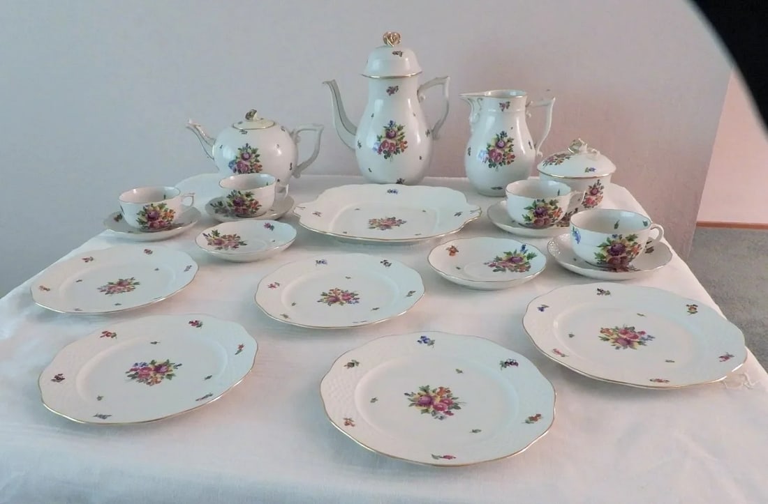 Herend Vilma's Bouquet 23 Piece Tea Coffee Dessert Cake Plates Cups & Saucers Set 1940 - 13