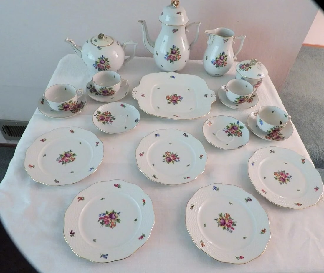 Herend Vilma's Bouquet 23 Piece Tea Coffee Dessert Cake Plates Cups & Saucers Set 1940 - 2