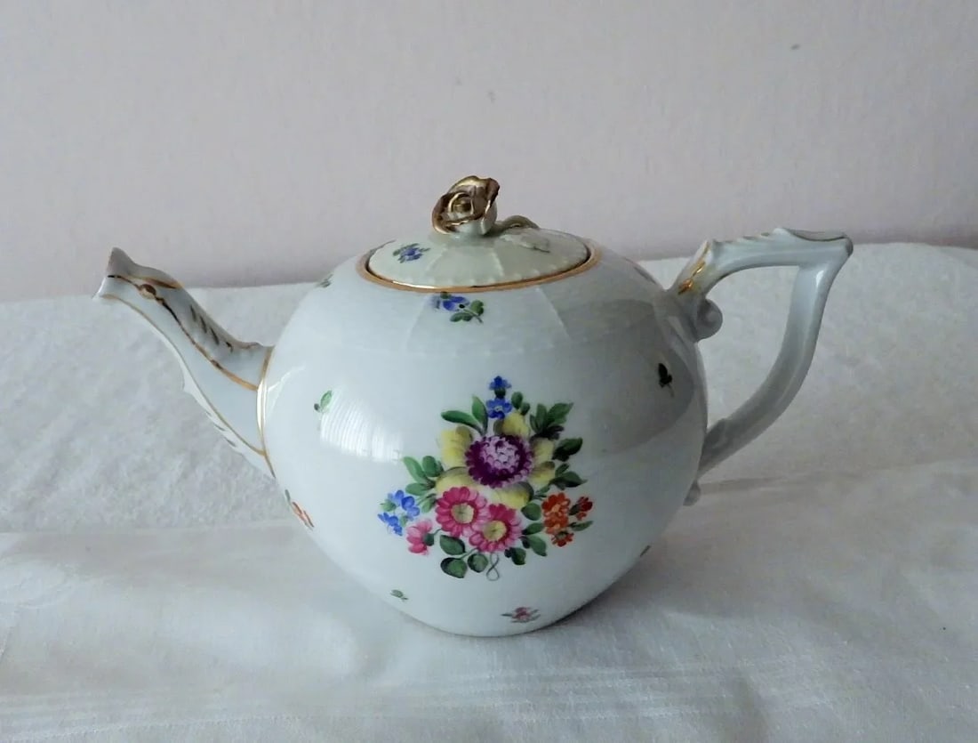 Herend Vilma's Bouquet 23 Piece Tea Coffee Dessert Cake Plates Cups & Saucers Set 1940 - 6