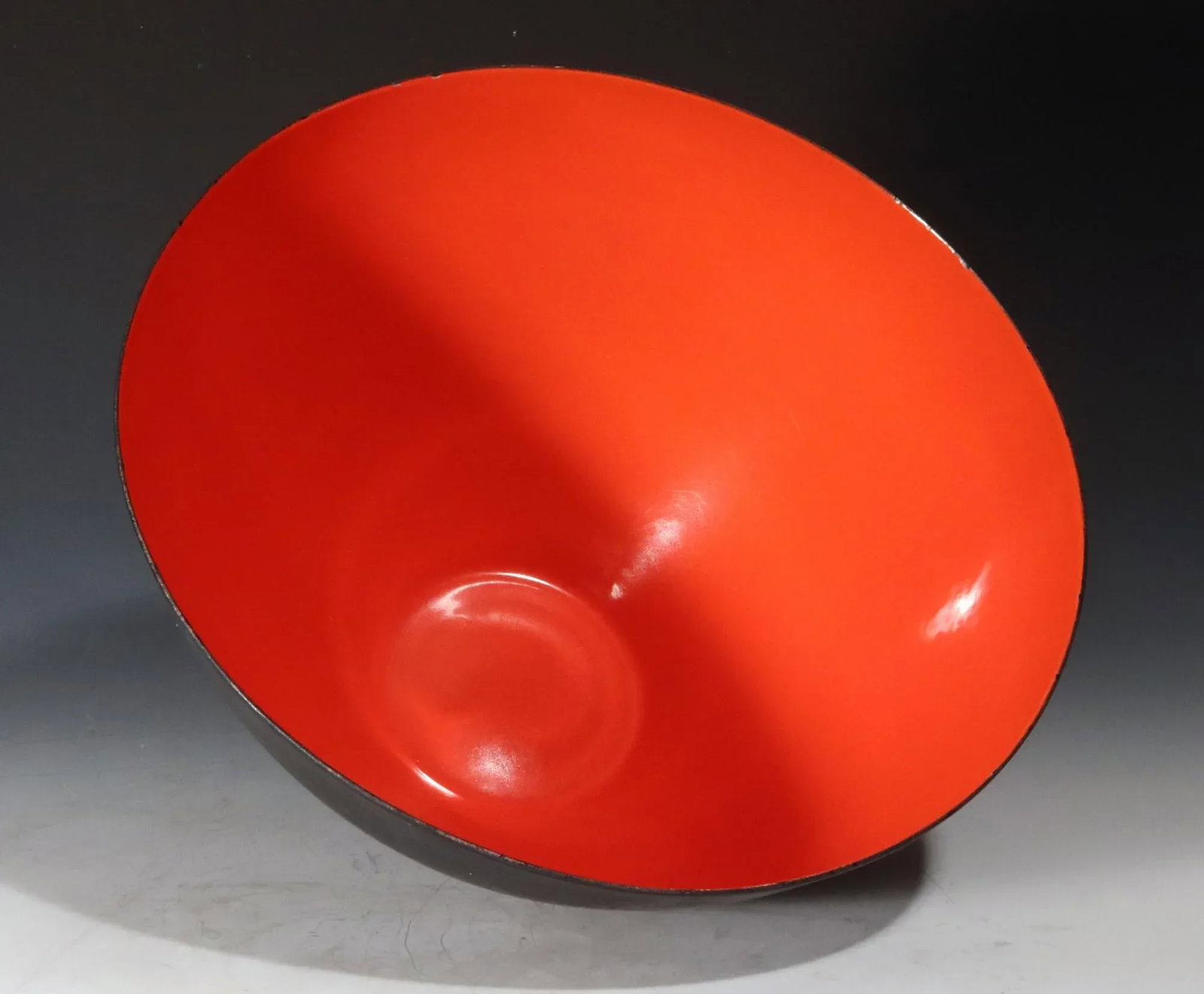 Modernist Kranit Bowl in Black Steel and Red Enamel, by Herbert Krenchel for Torben Ã˜ - 3
