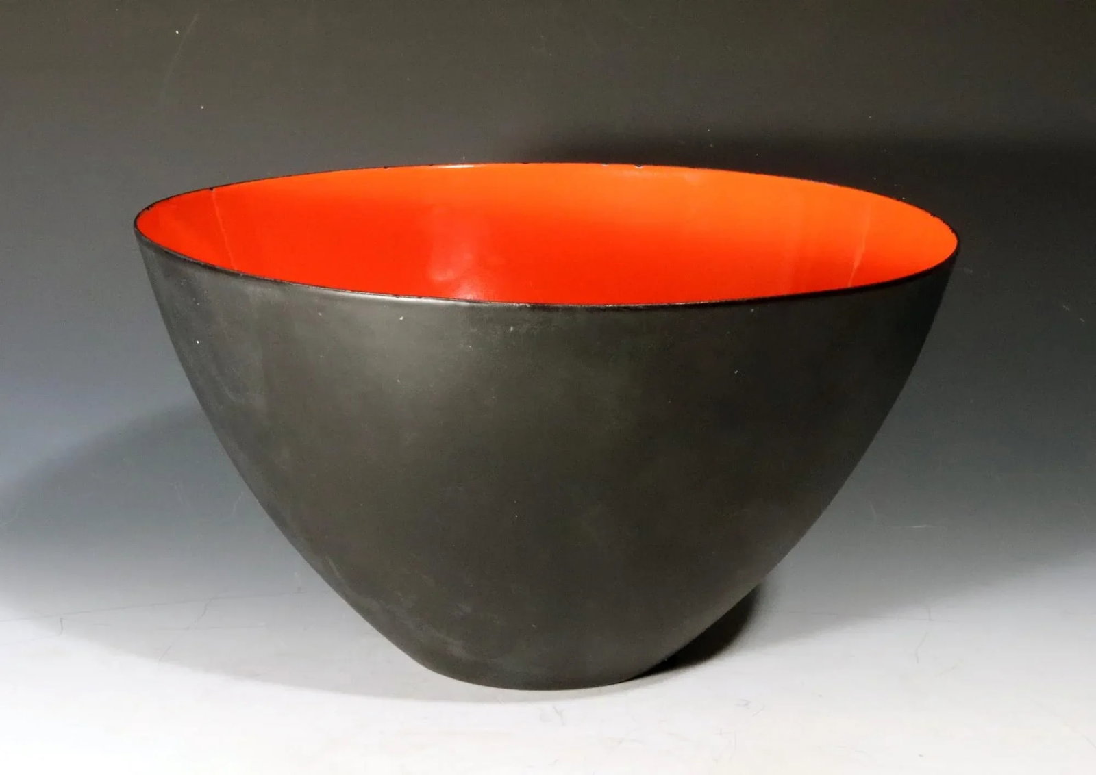 Modernist Kranit Bowl in Black Steel and Red Enamel, by Herbert Krenchel for Torben Ã˜ - 5