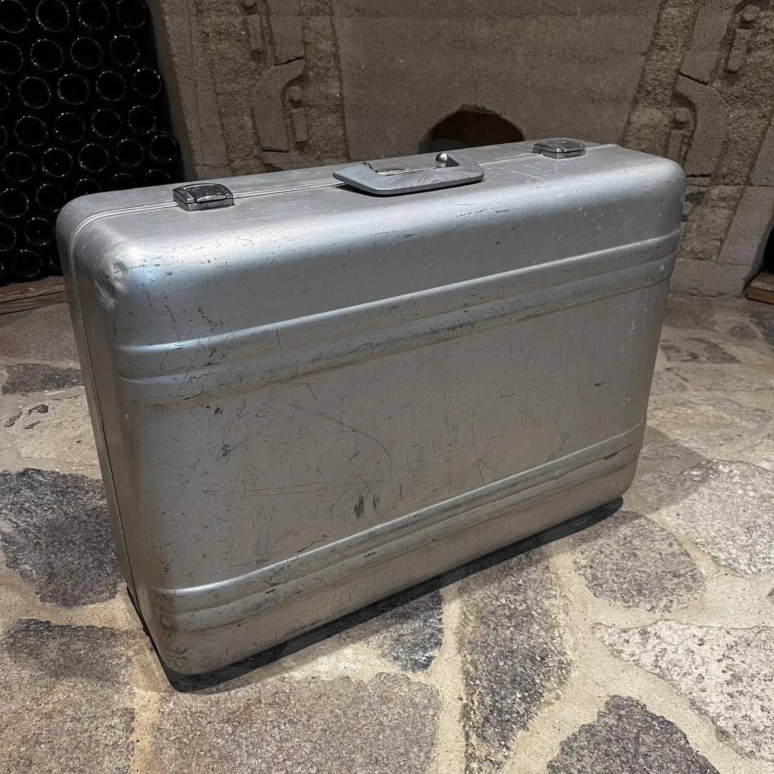 1970s Zero Halliburton Aluminum Hard Suitcase Vintage Modern Luggage - 6